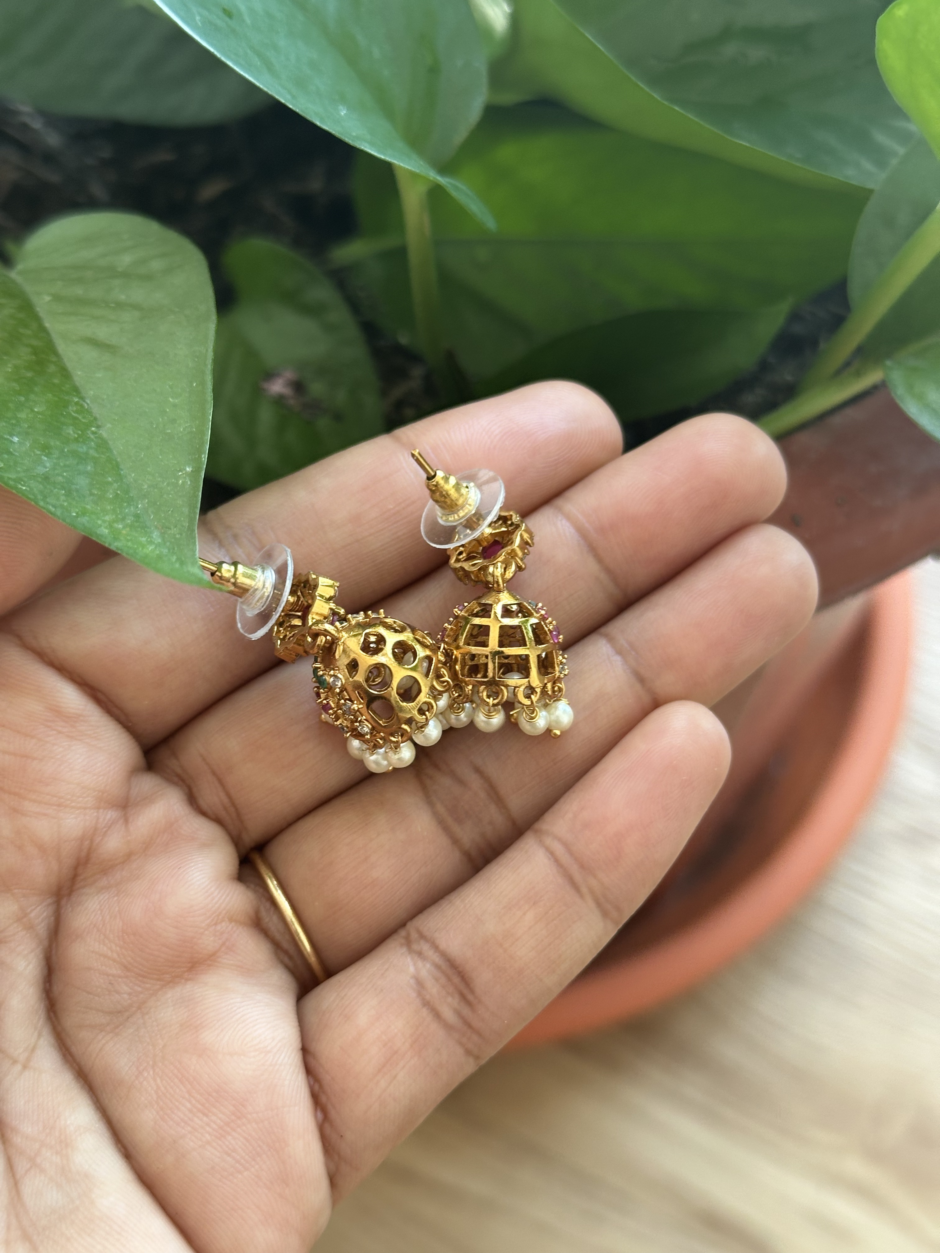 AD Small Jhumka
