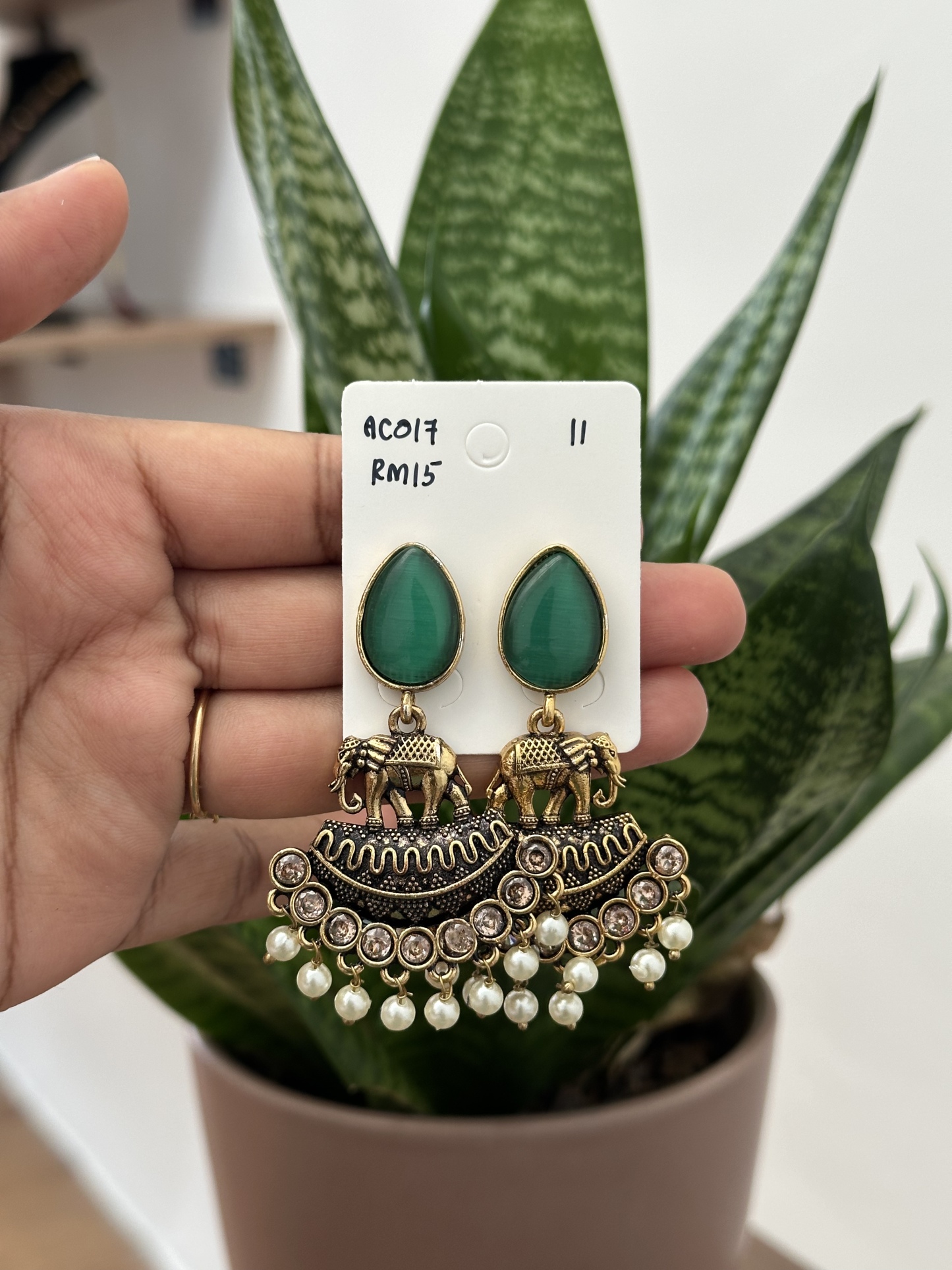 Elephant Stone Earring Gold