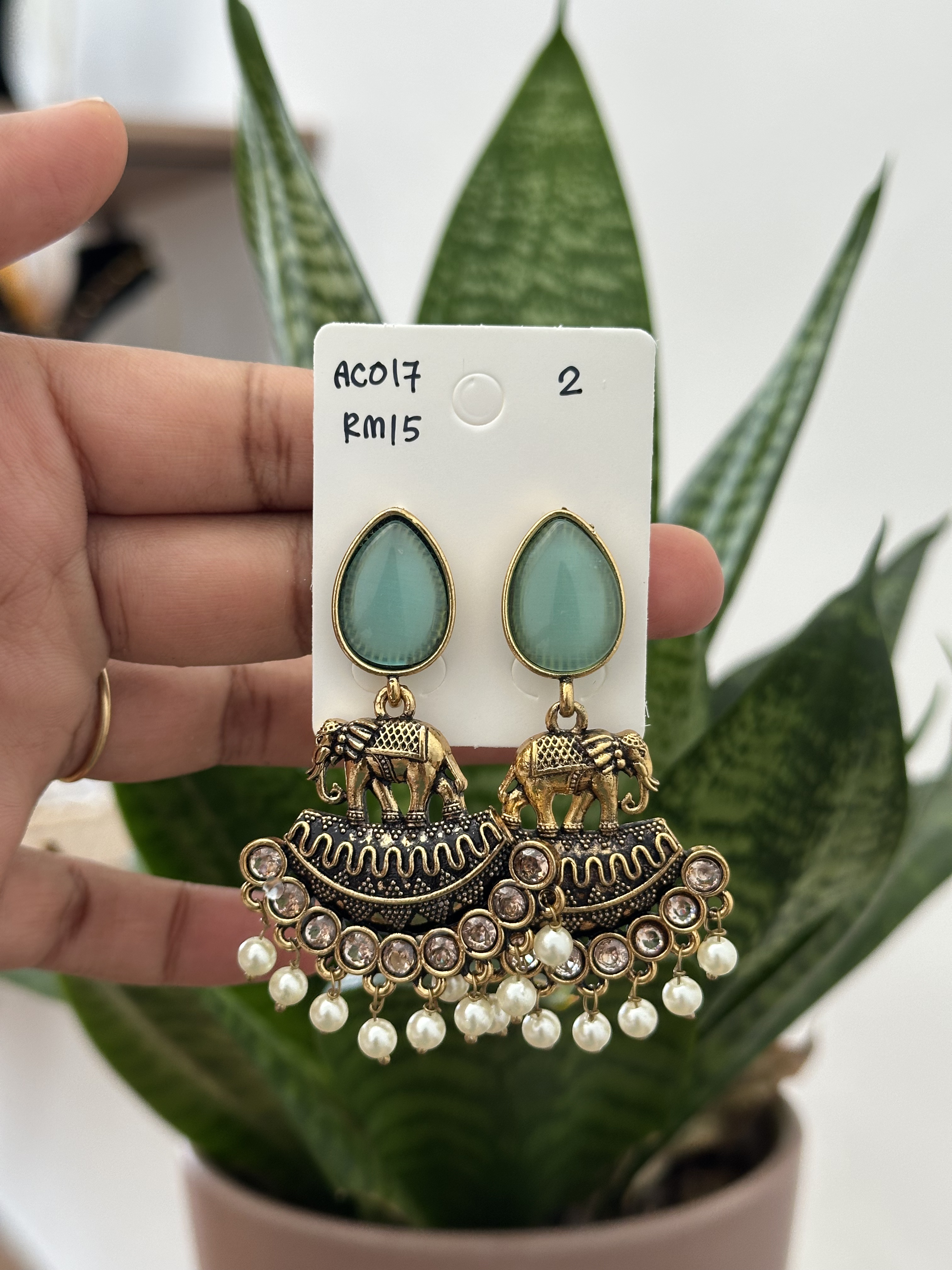 Elephant Stone Earring Gold