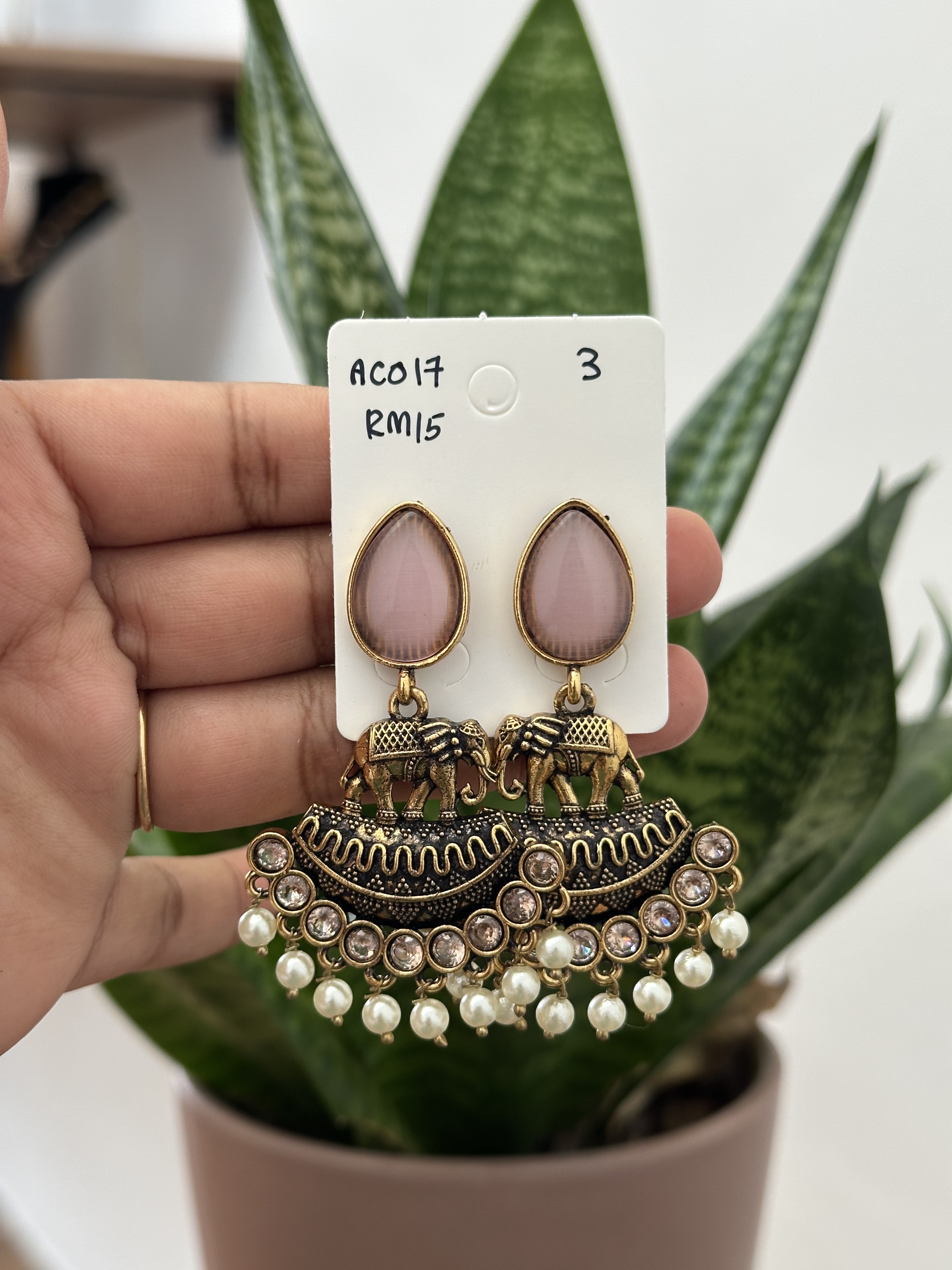 Elephant Stone Earring Gold
