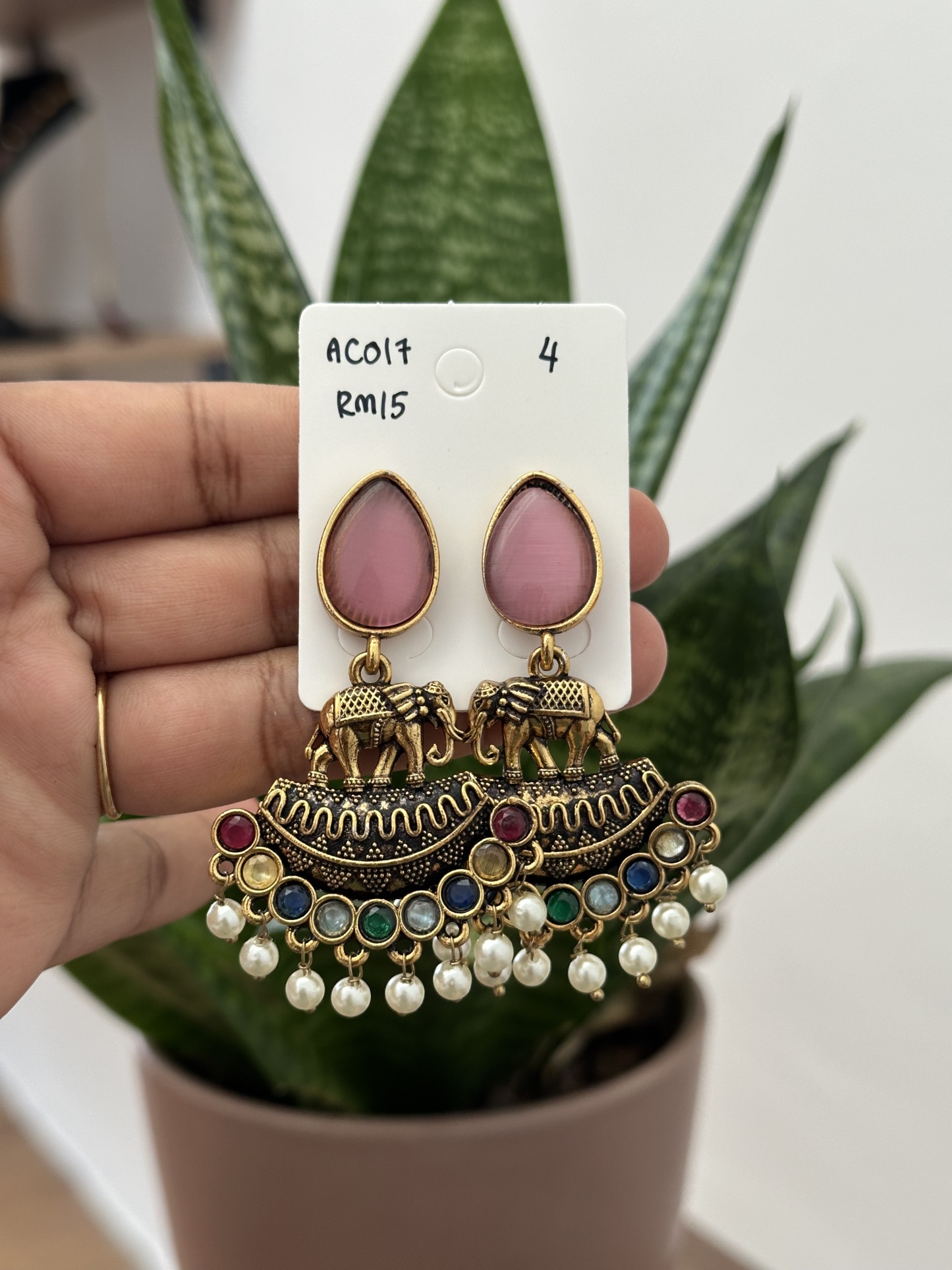 Elephant Stone Earring Gold