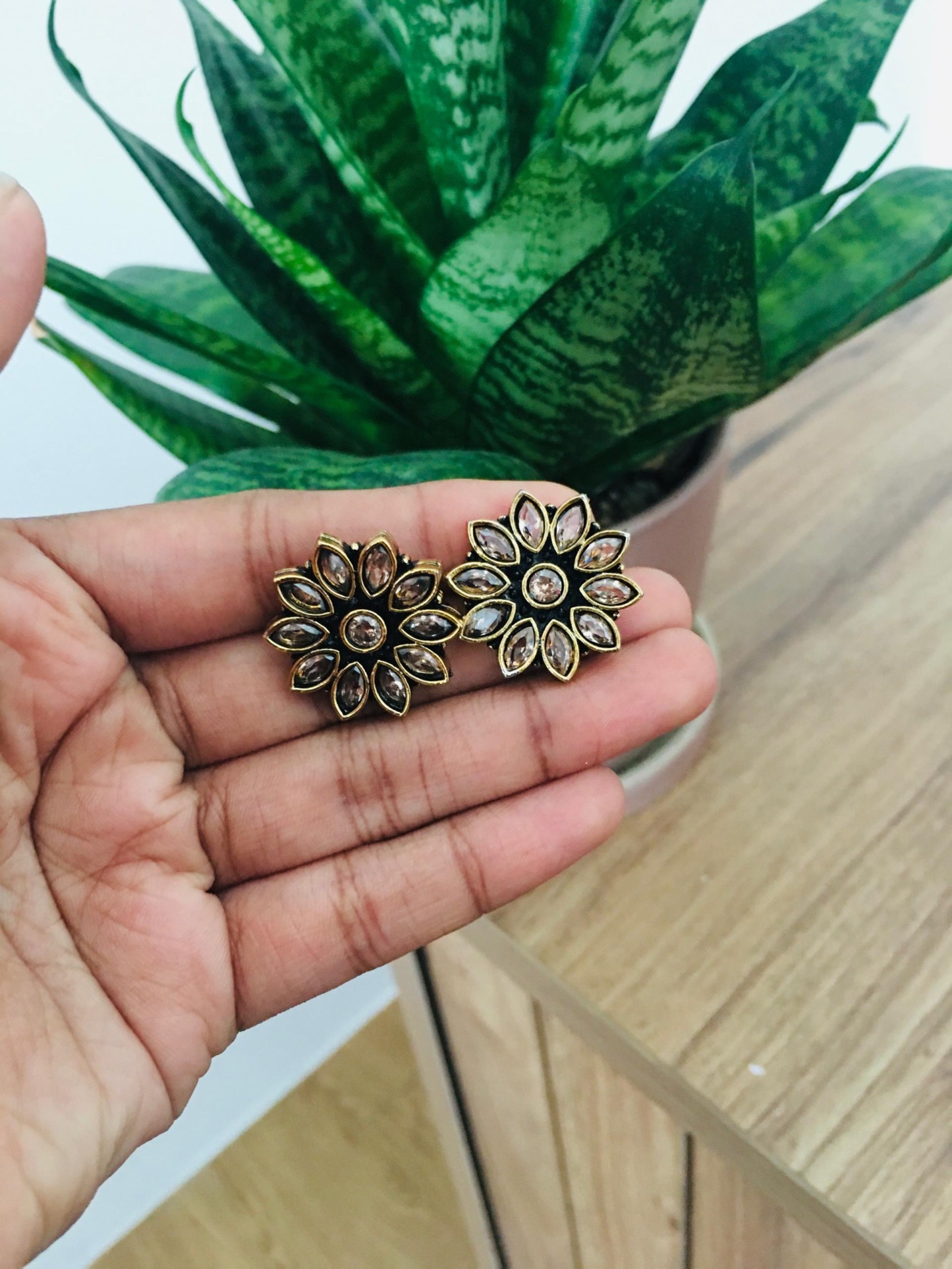 Big Flower Gold Stud