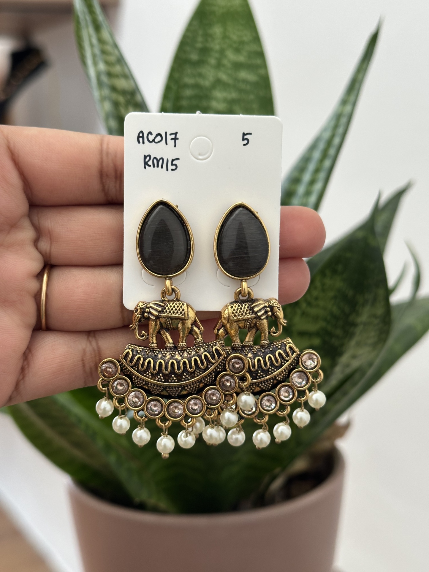 Elephant Stone Earring Gold