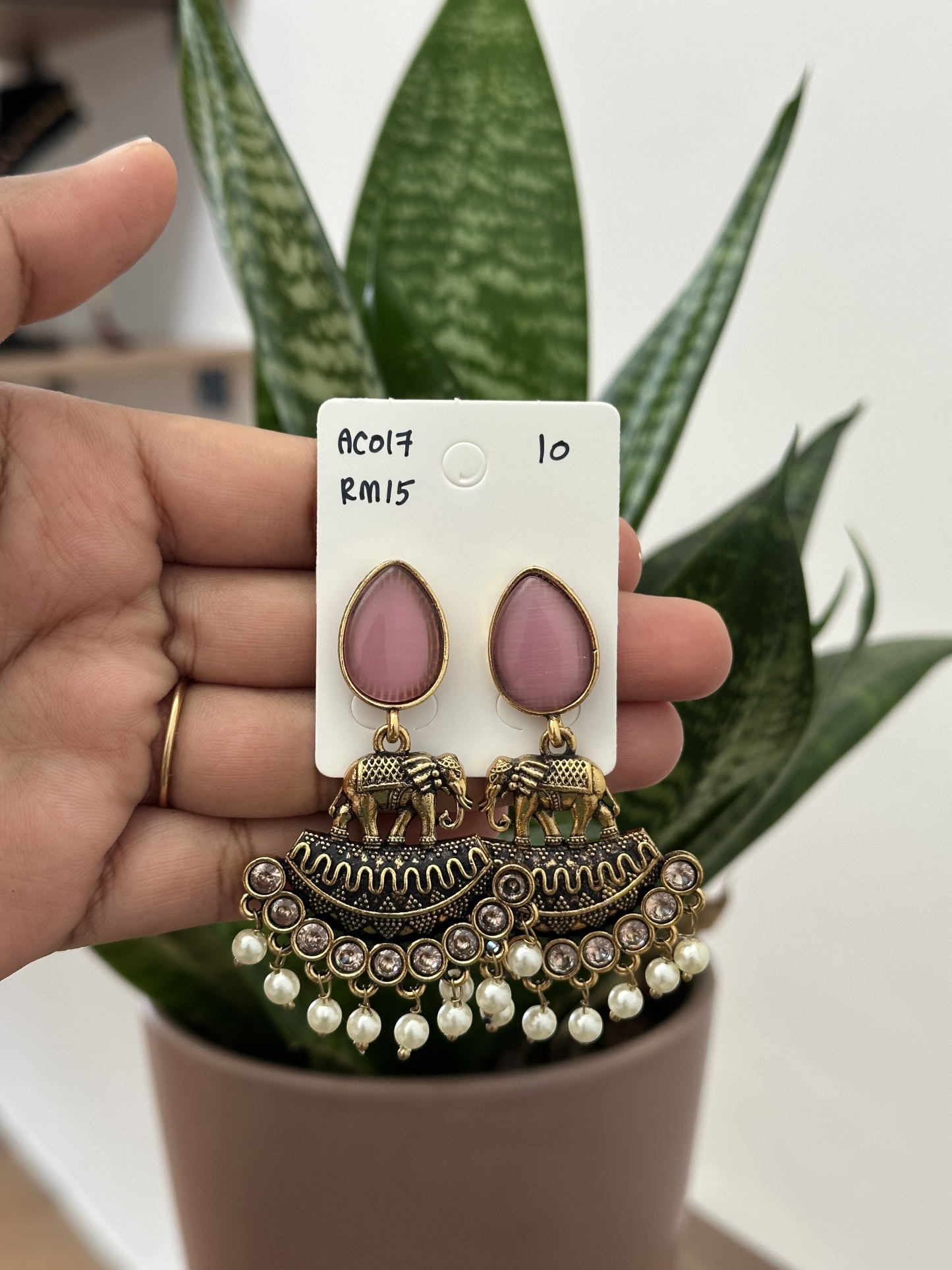 Elephant Stone Earring Gold