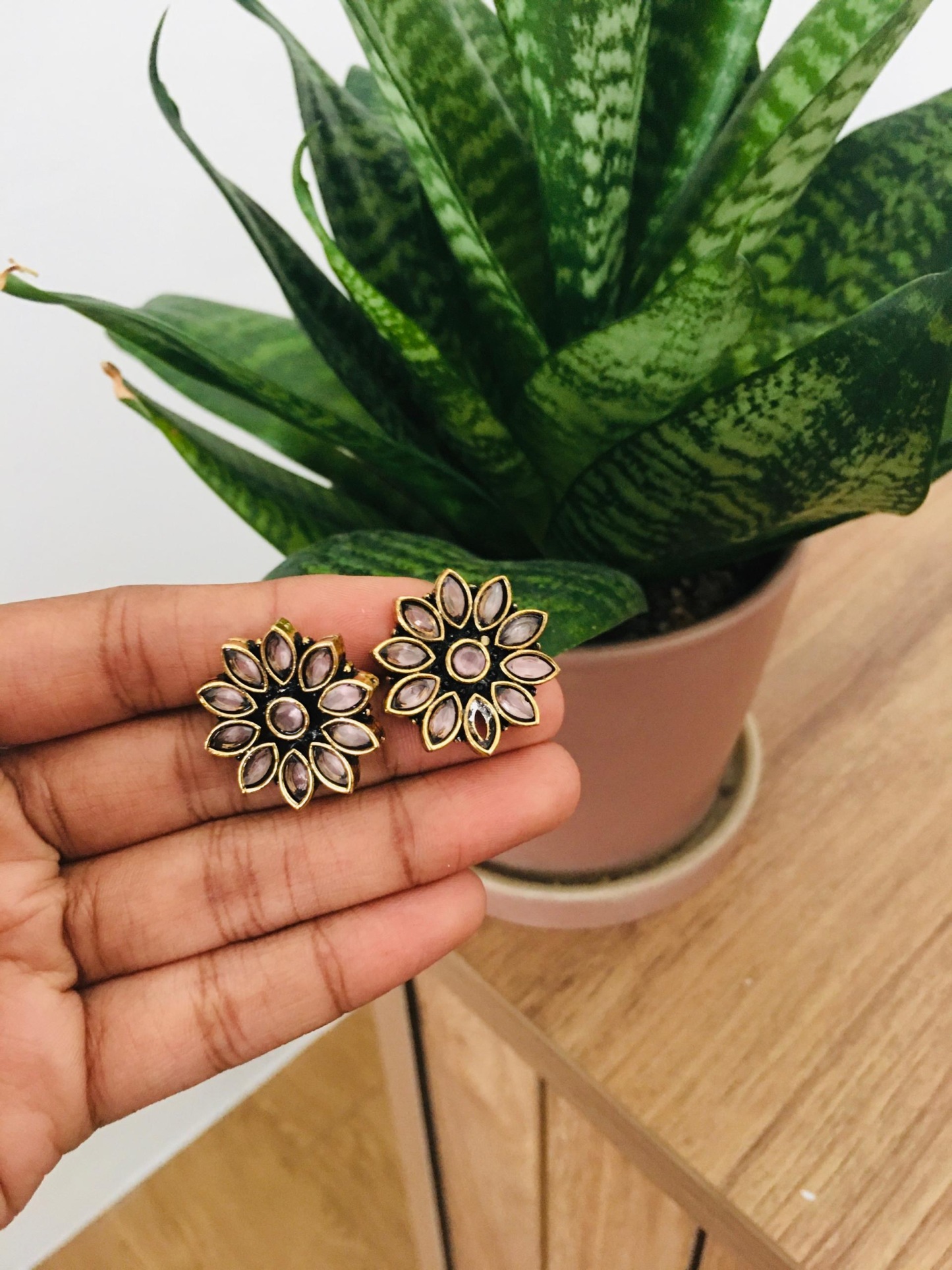 Big Flower Gold Stud