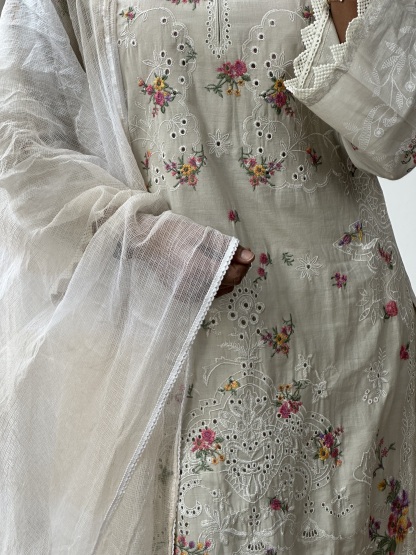 Lucknowi Kurta Set