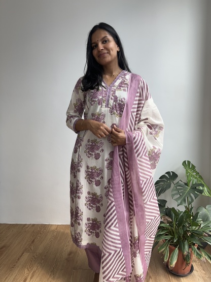 Lace Work Kurta Set