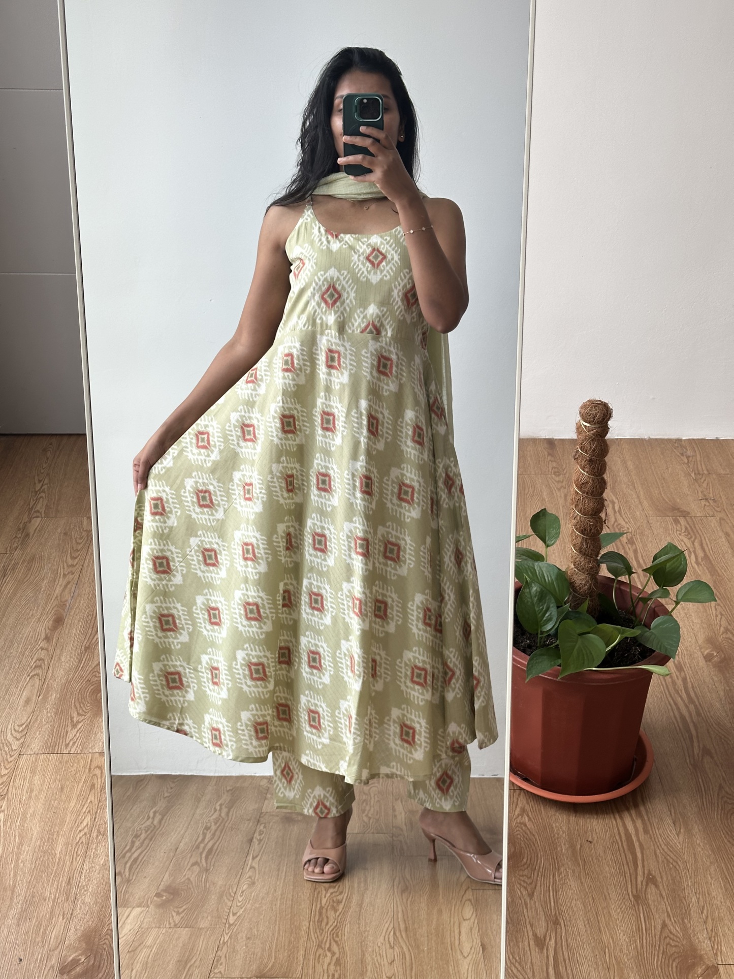 Sleeveless Kurta Set