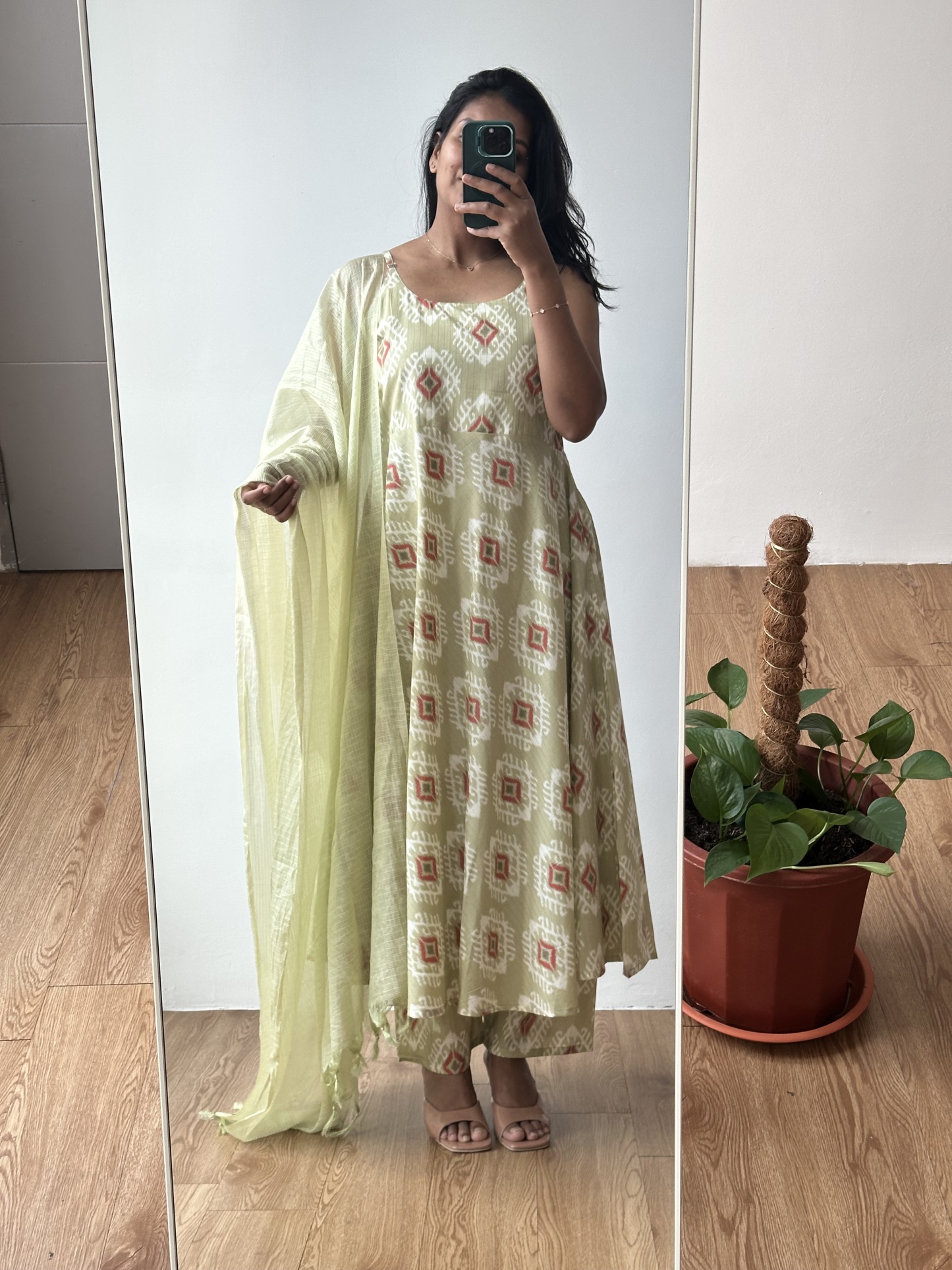 Sleeveless Kurta Set