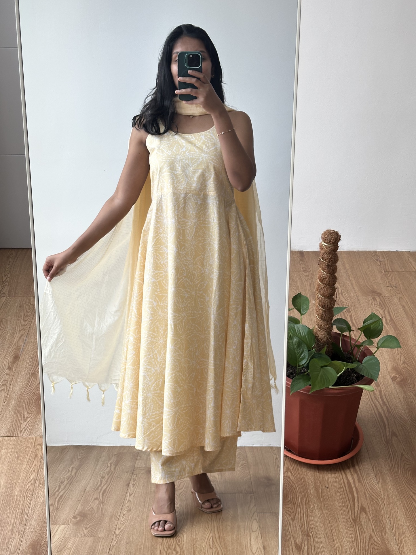 Sleeveless Kurta Set