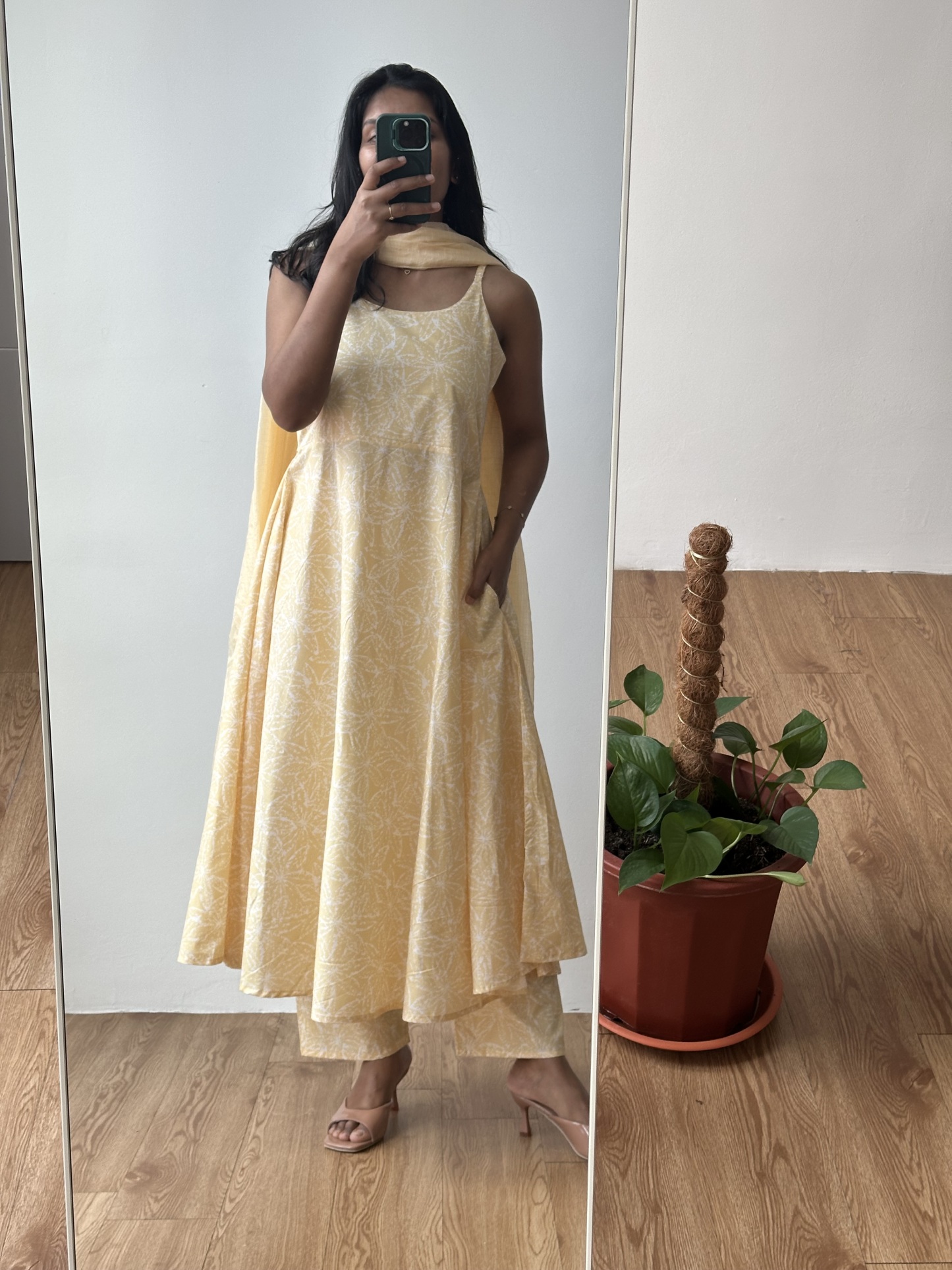 Sleeveless Kurta Set