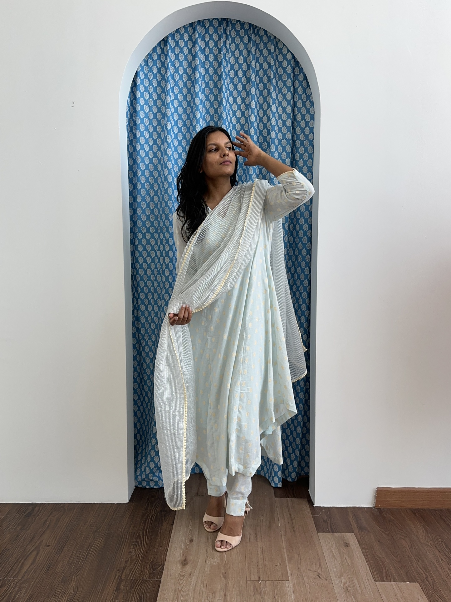 Apple Cut Handwork Suit