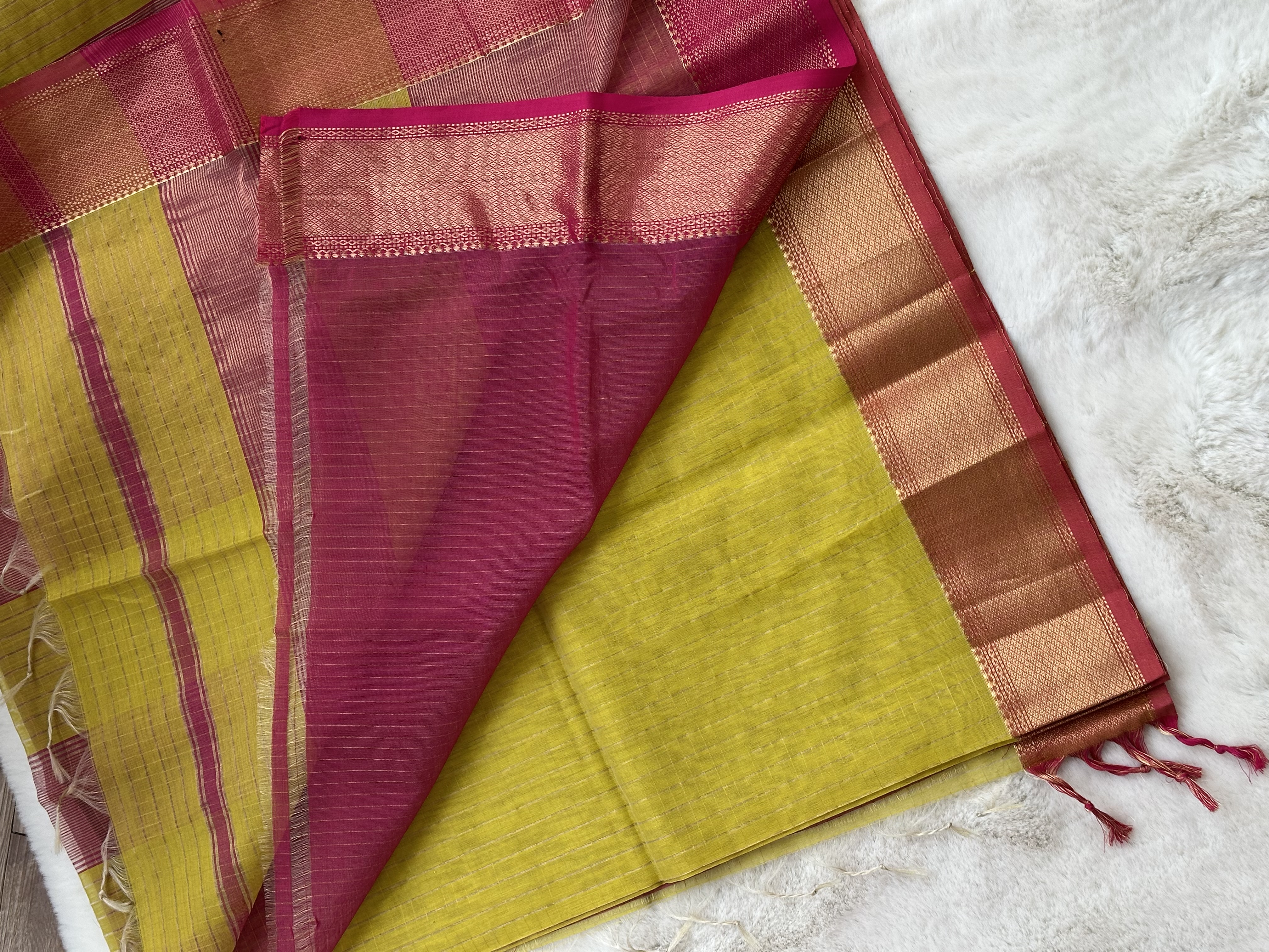 Maheshwari Handloom Check Saree