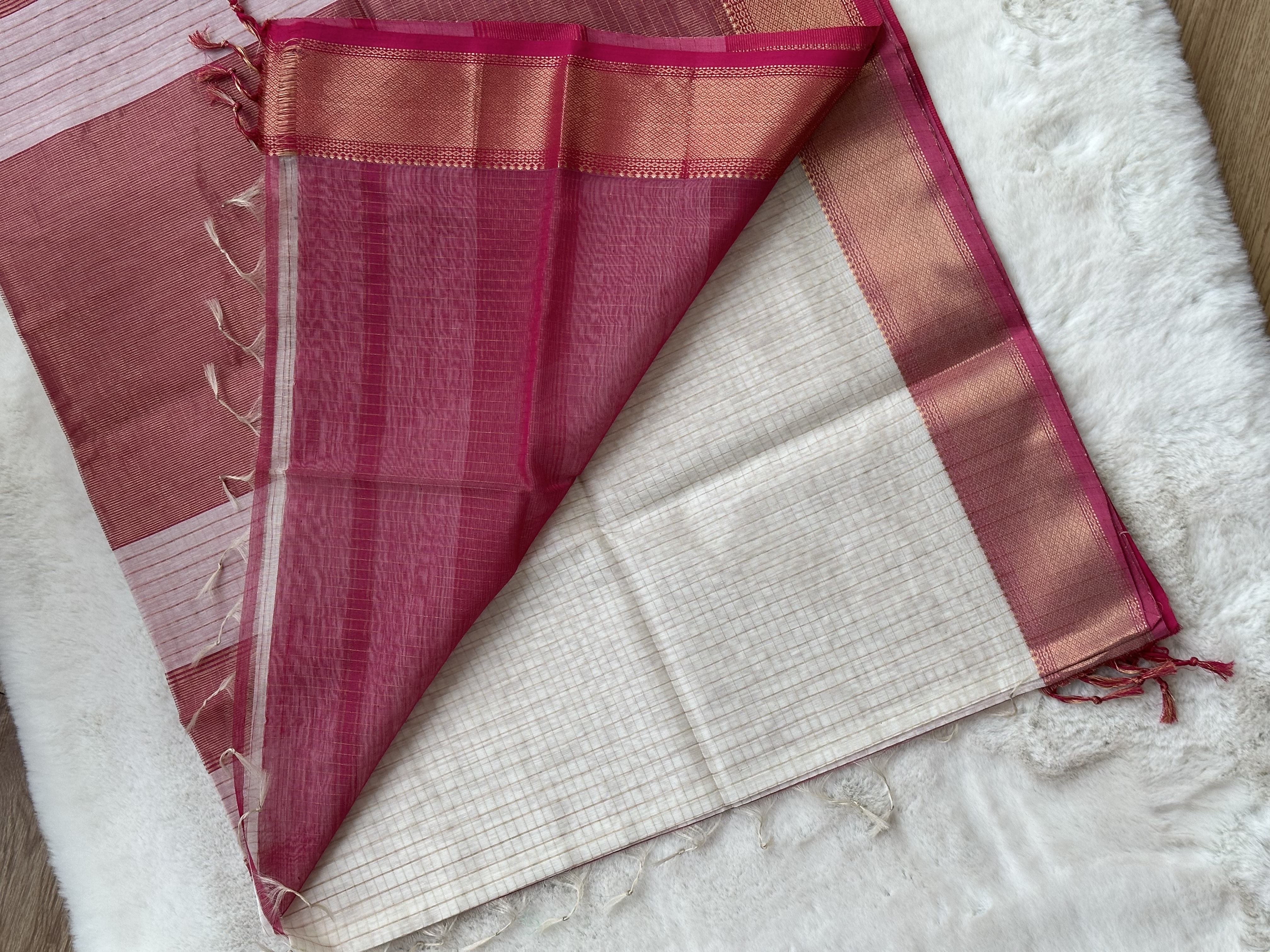 Maheshwari Handloom Check Saree