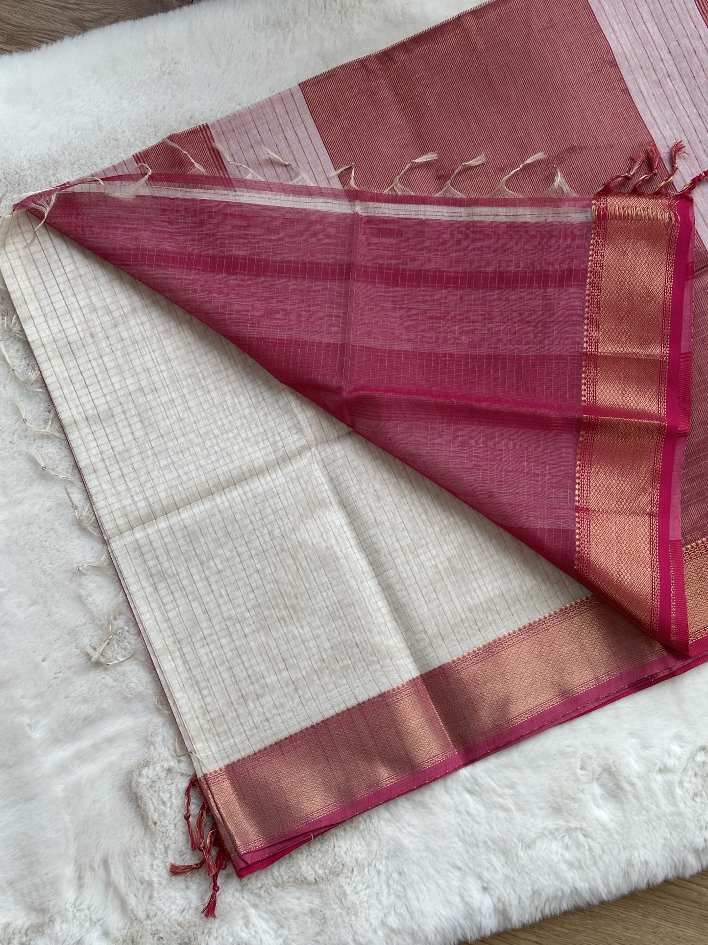 Maheshwari Handloom Check Saree