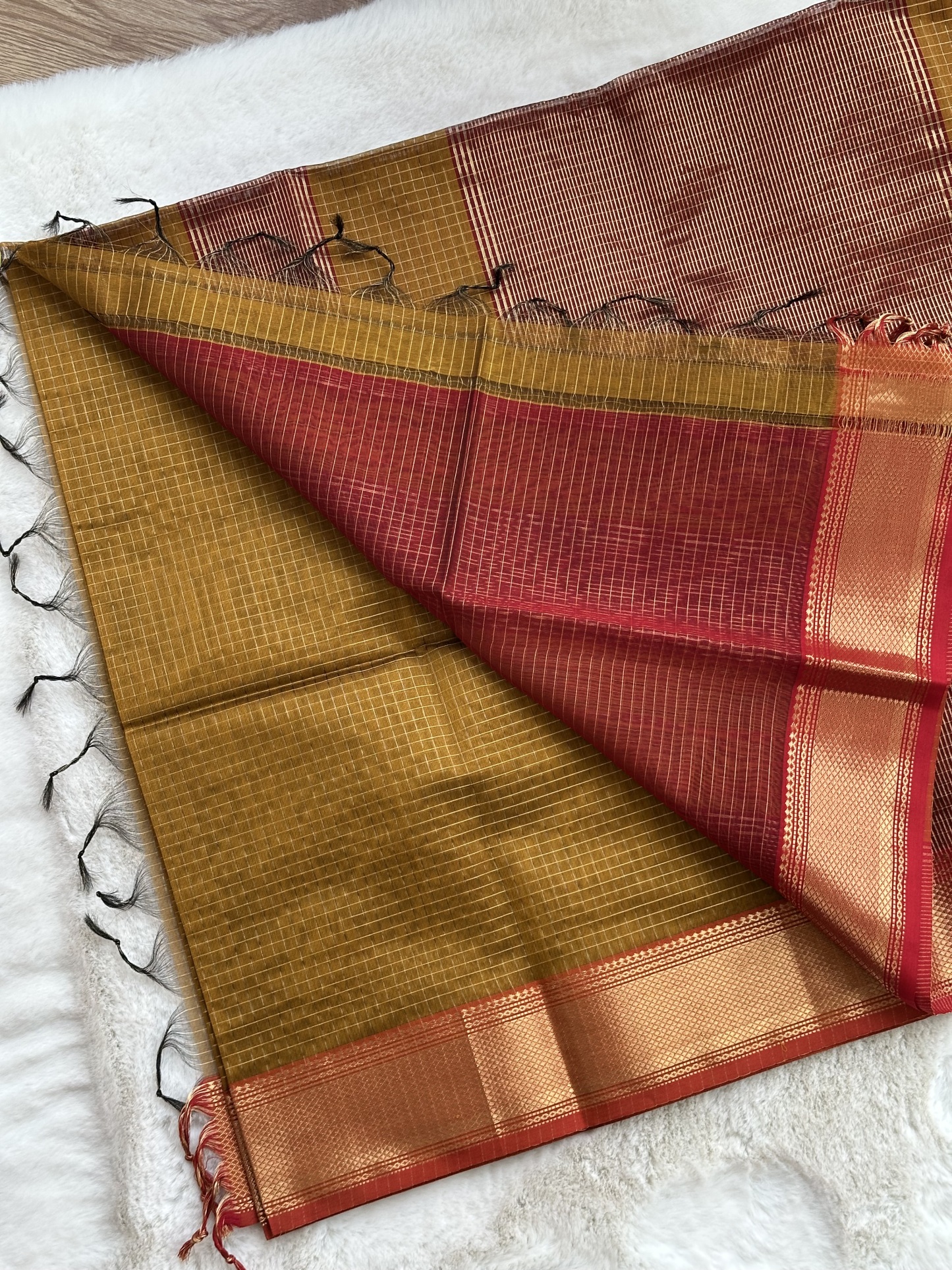 Maheshwari Handloom Check Saree
