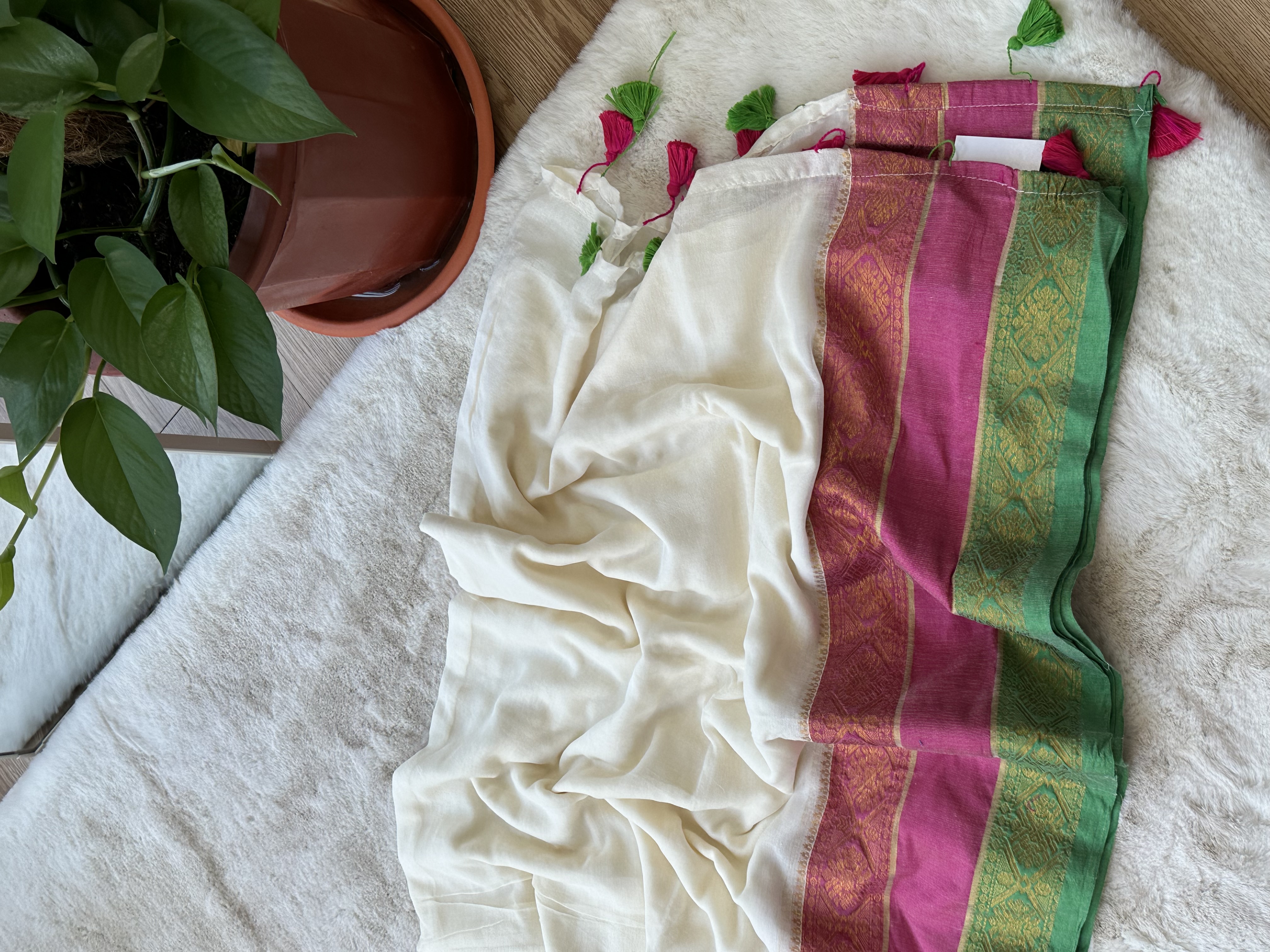 Mul Cotton Saree with Small Pompom-Kaii Paii
