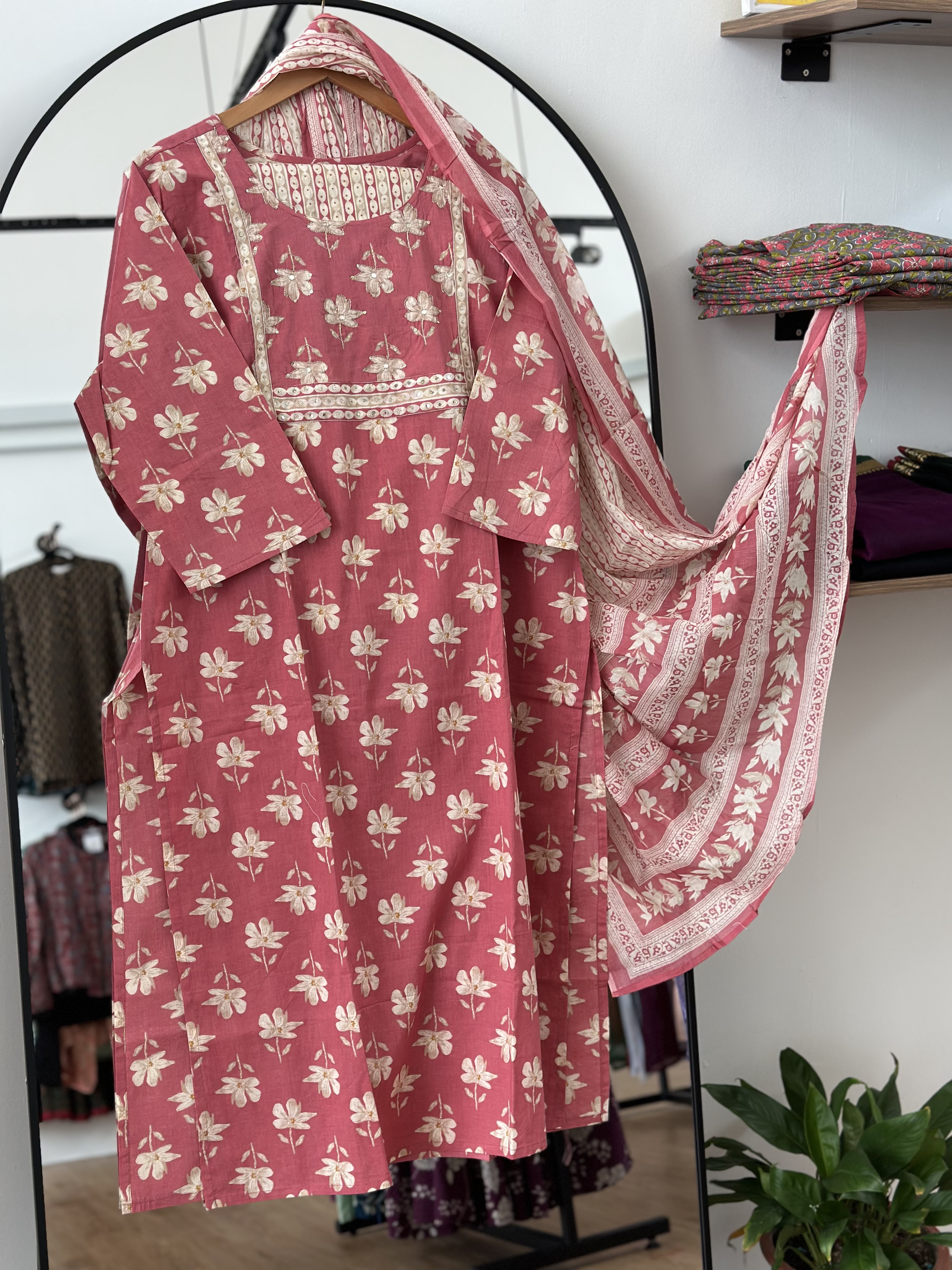Floral Sequinned Kurta Set