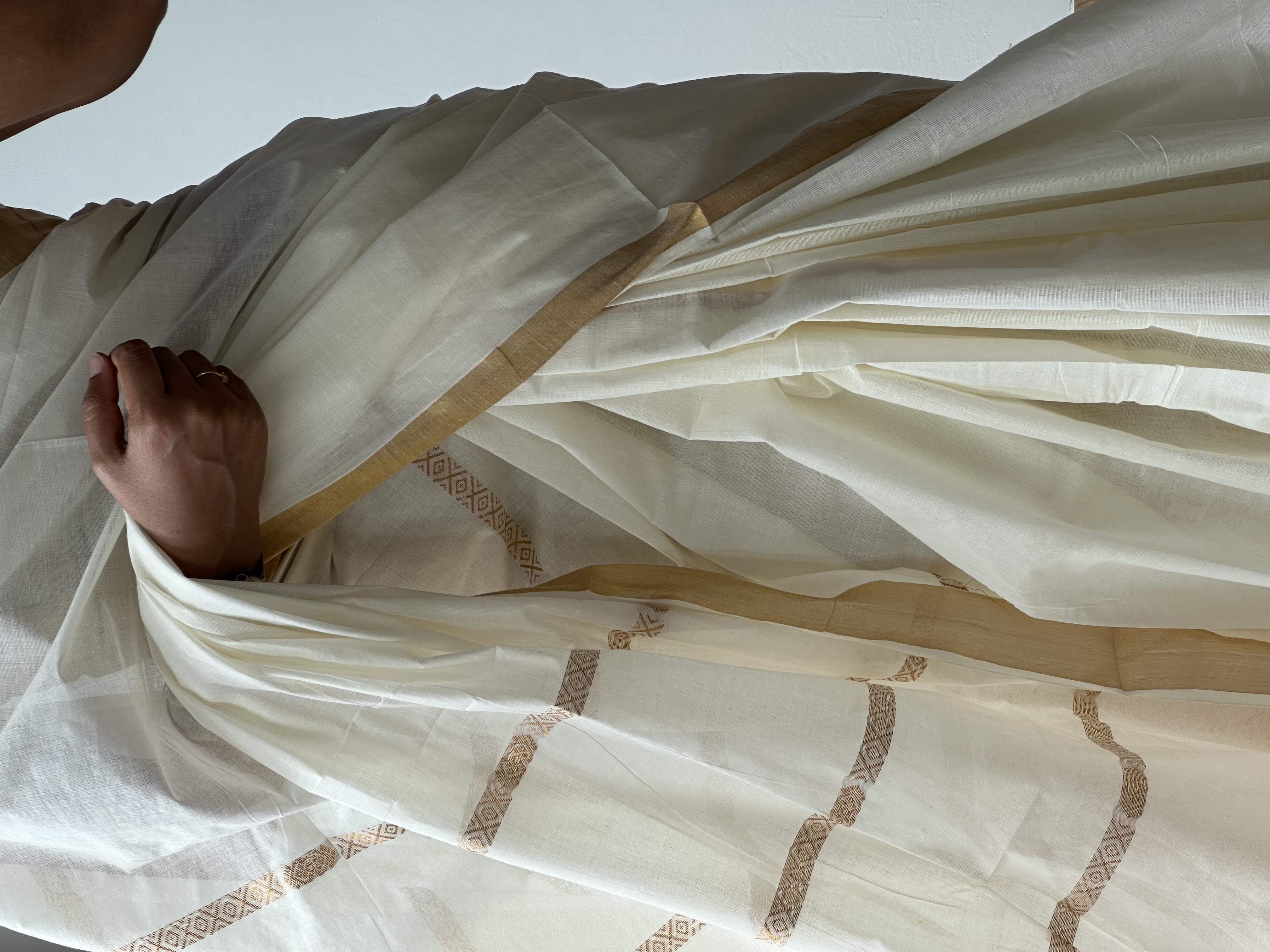 Handloom Cotton Kasavu Saree