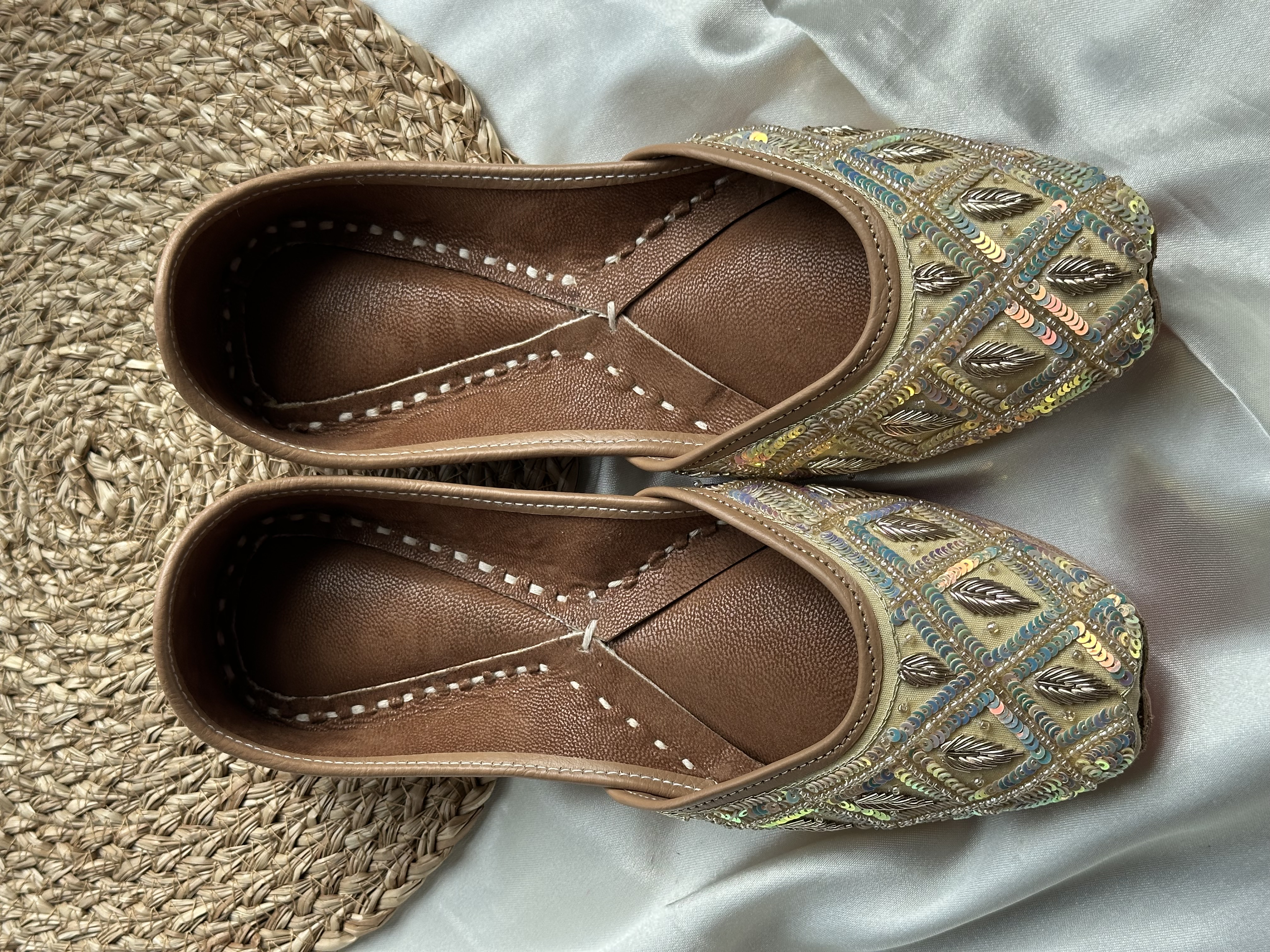 Beige Sequinned Jutti