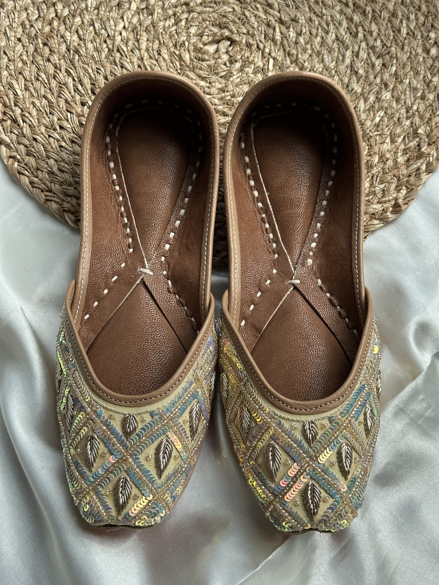 Beige Sequinned Jutti