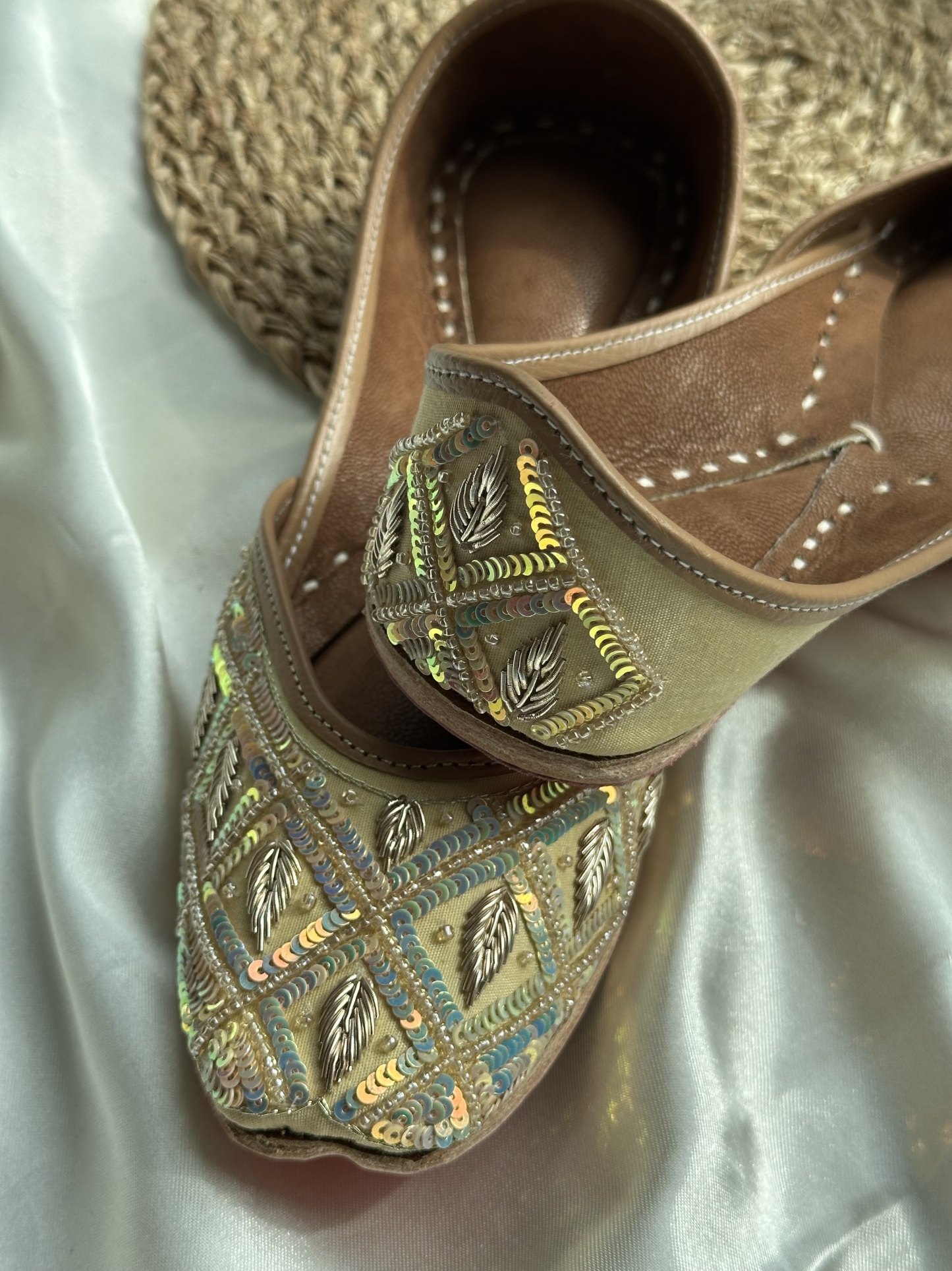 Beige Sequinned Jutti