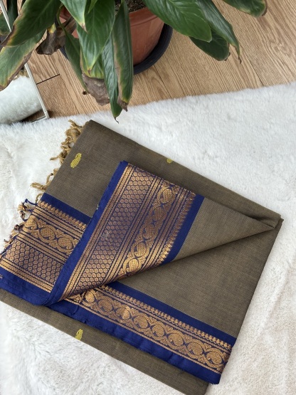 Handloom Cotton Saree with Blouse (80s)