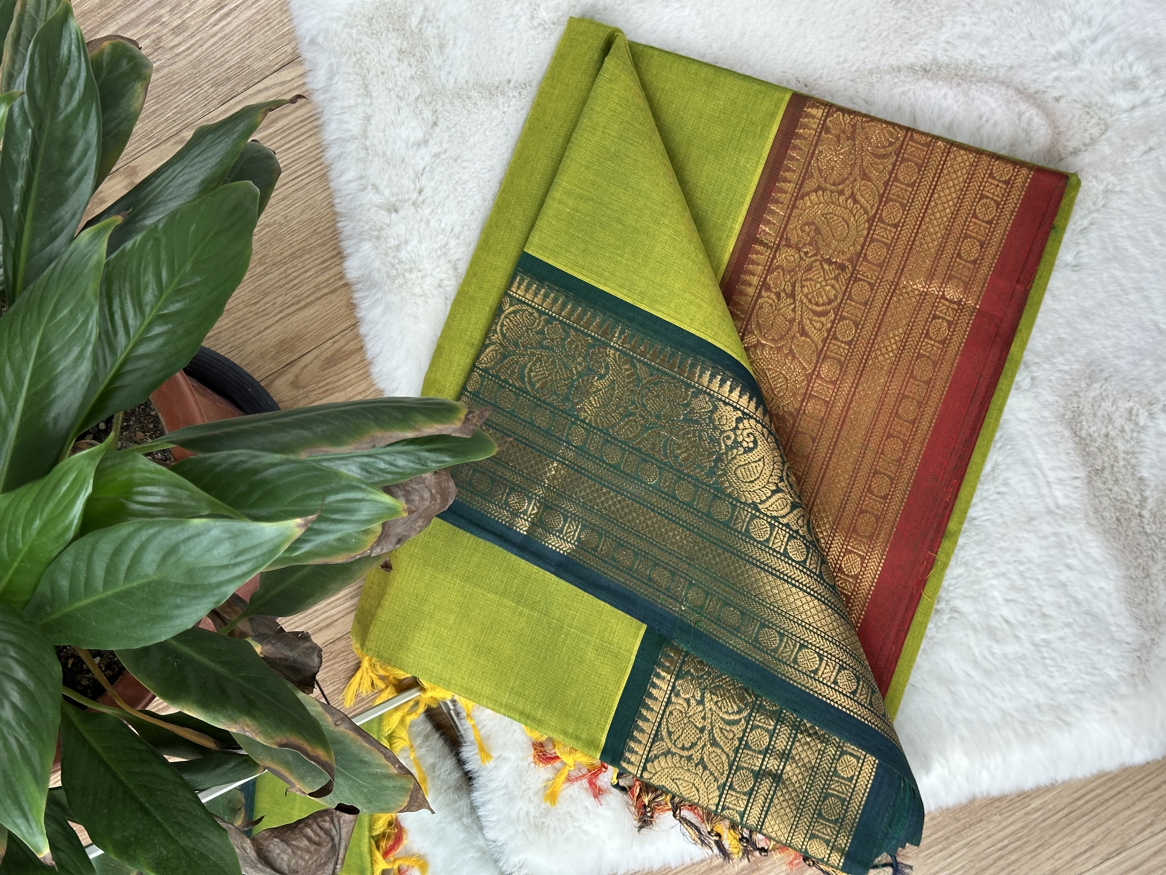 Handloom Cotton Saree with Blouse (80s)