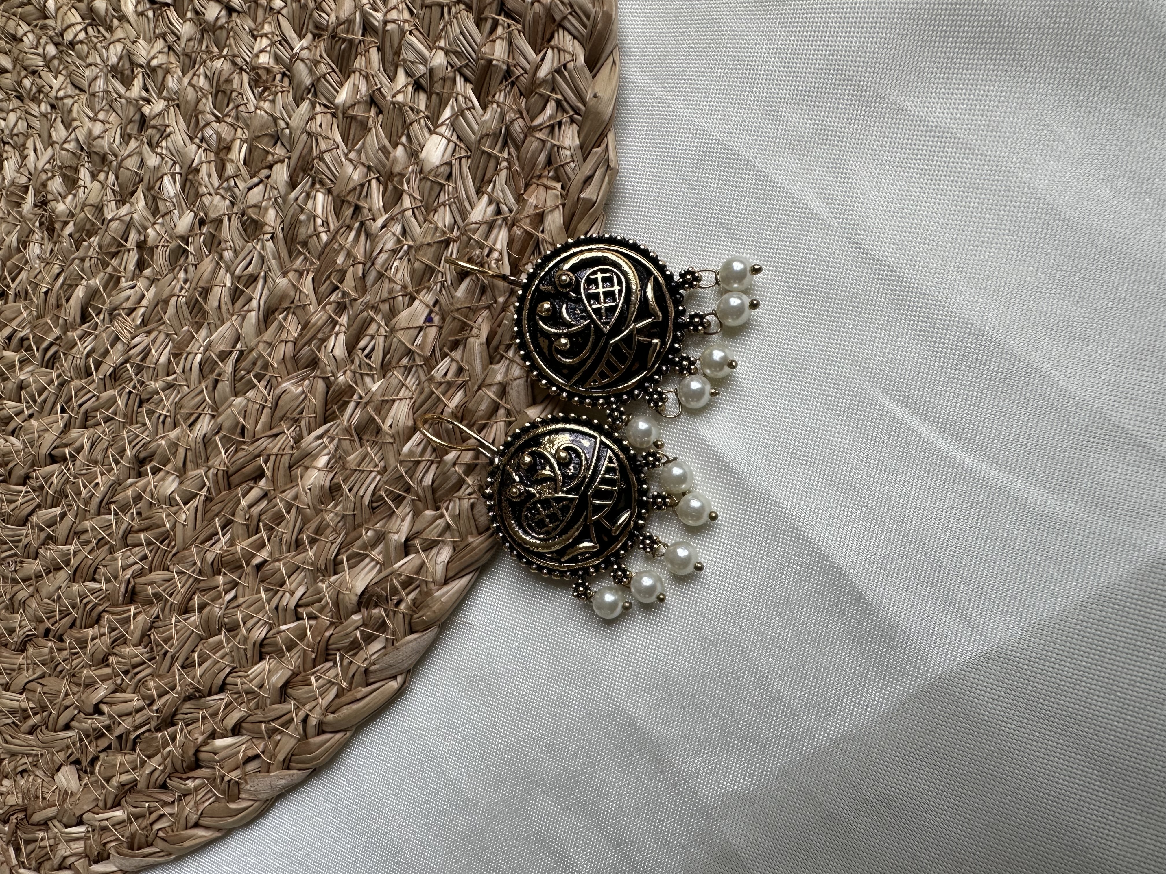 Casual Pearl Gold Earring