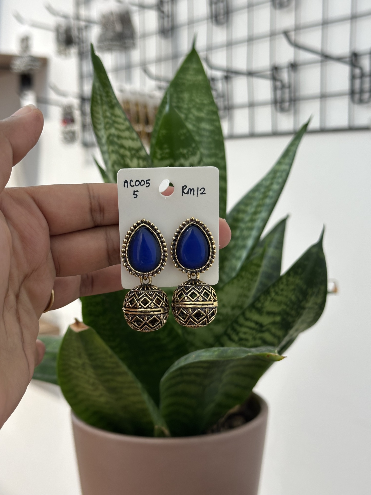 Ball Earring Gold Teardrop