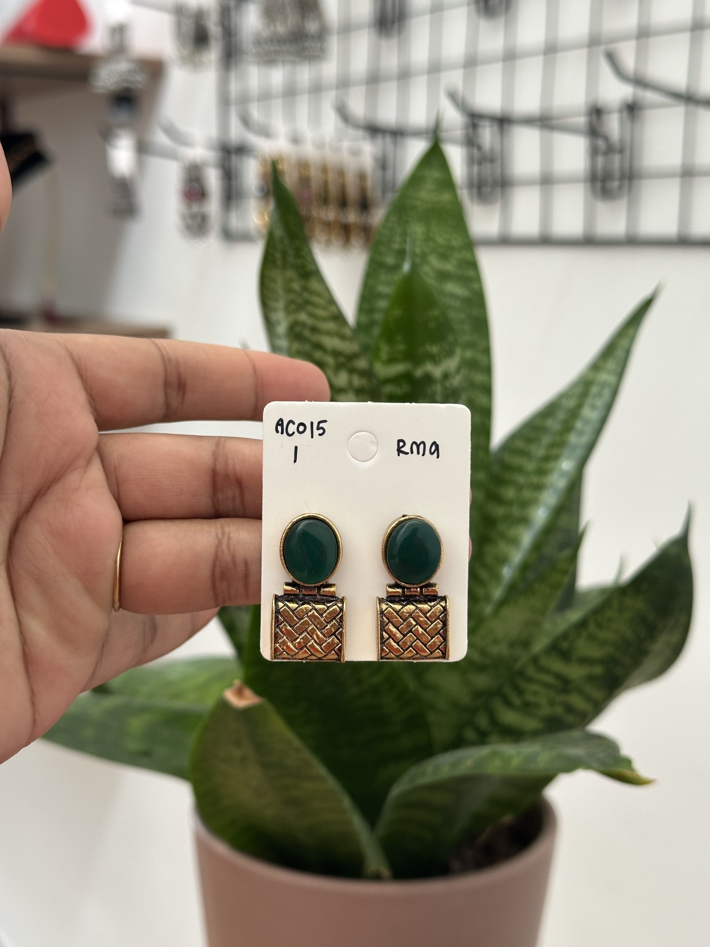 Stone Brick Gold Stud