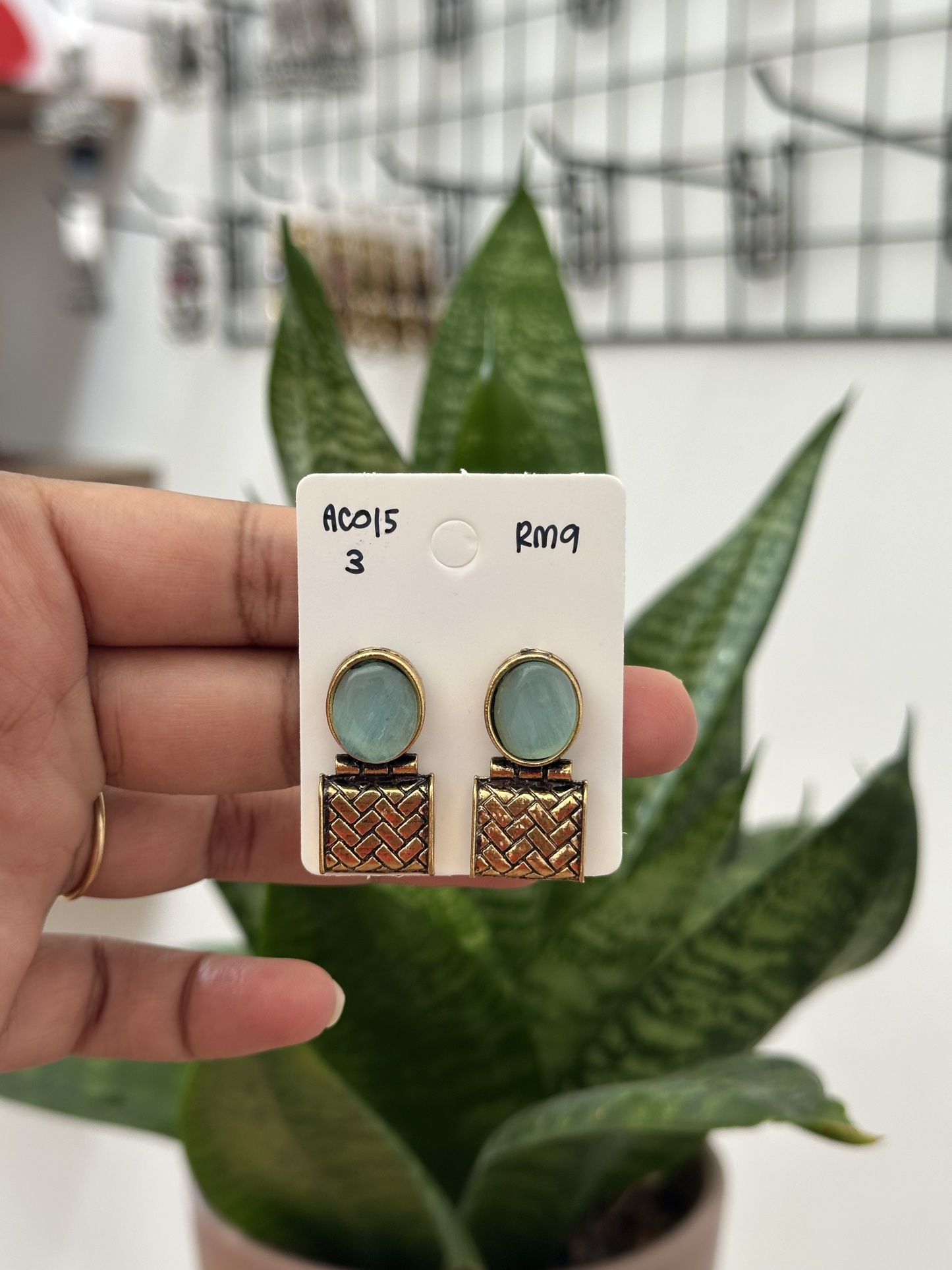 Stone Brick Gold Stud