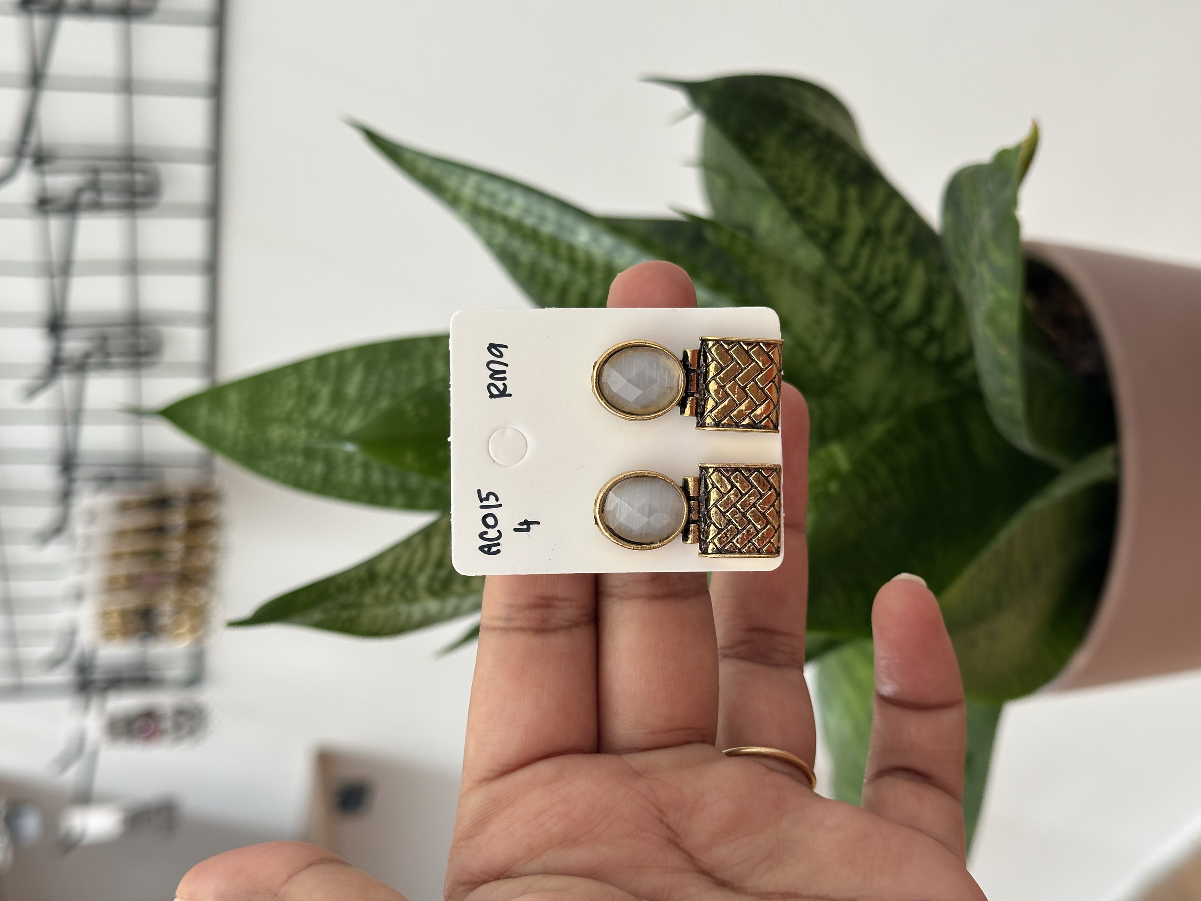 Stone Brick Gold Stud