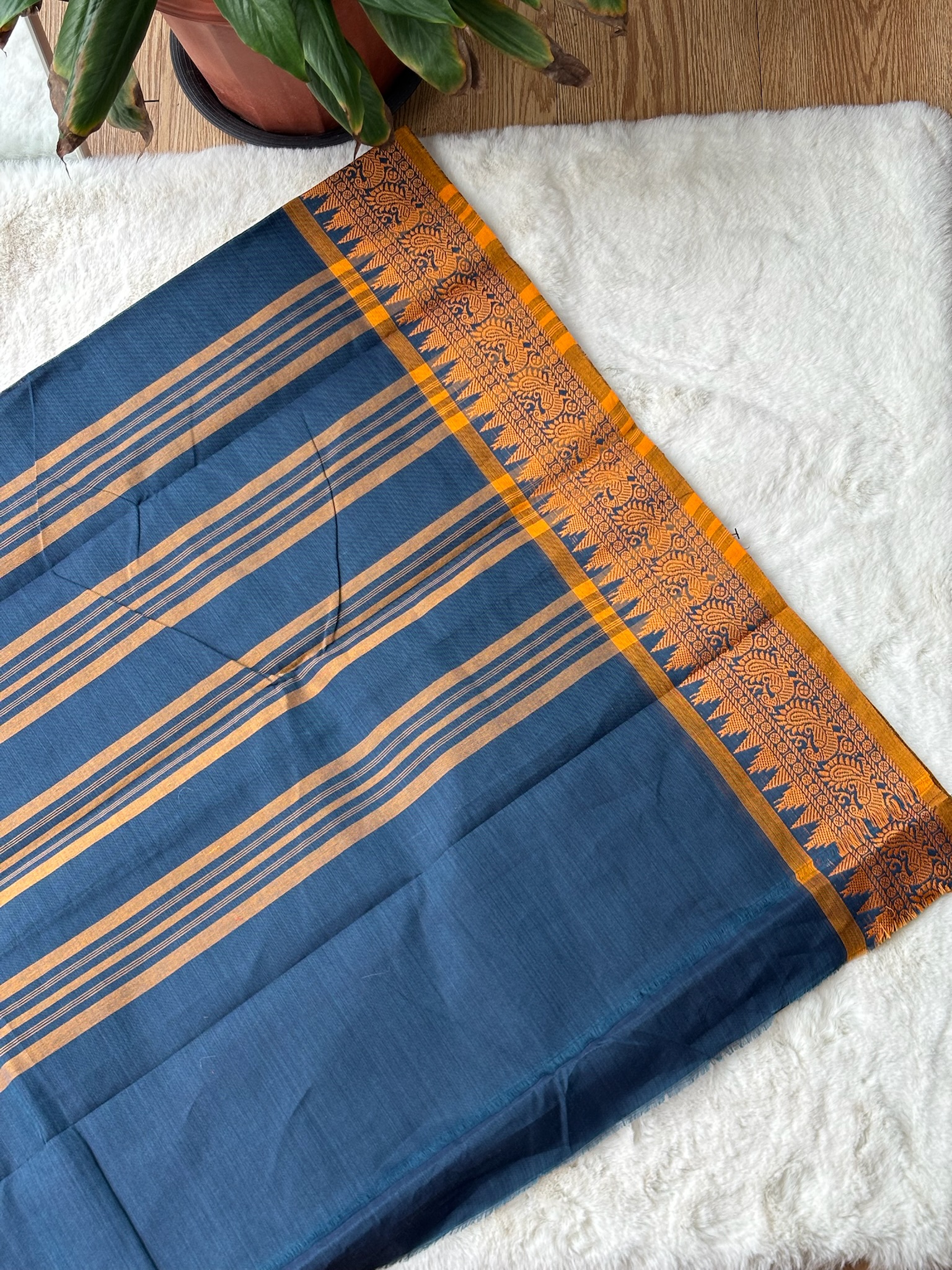 Handloom Cotton Saree without Blouse (60s)