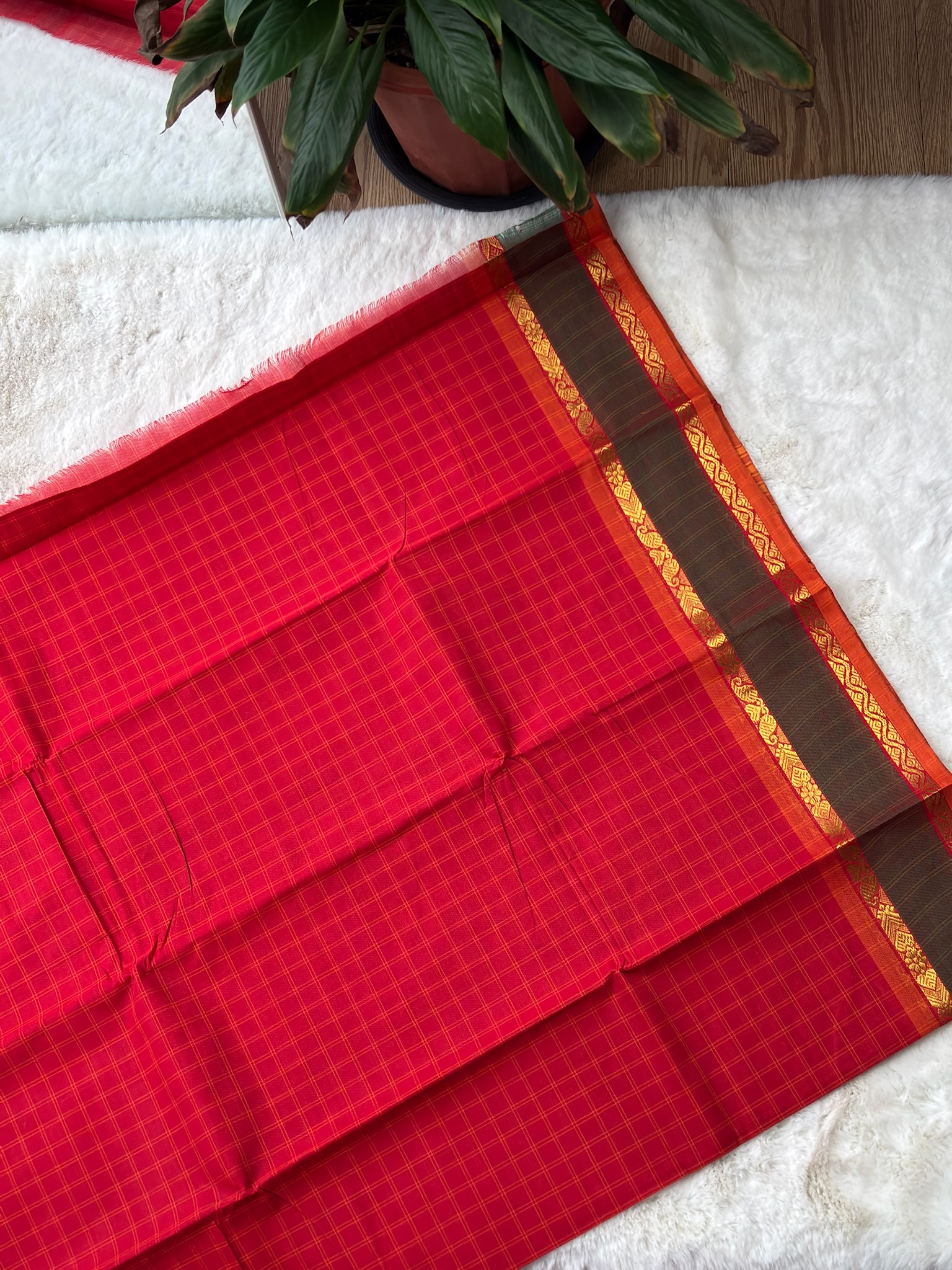 Handloom Cotton Saree without Blouse (60s)