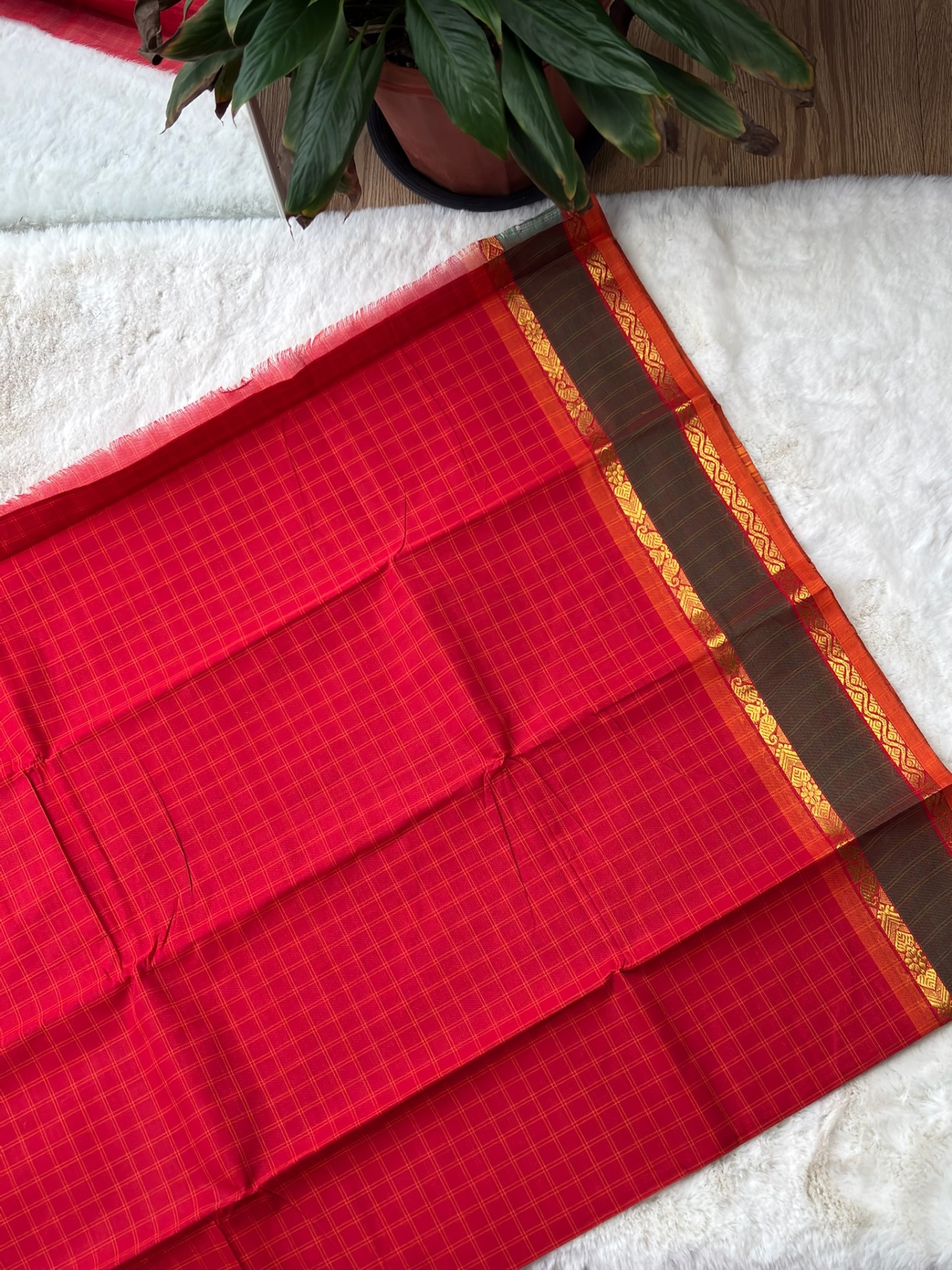 Handloom Cotton Saree without Blouse (60s)
