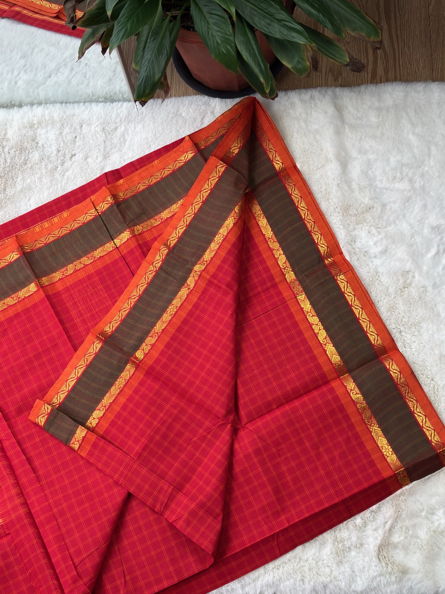 Handloom Cotton Saree without Blouse (60s)