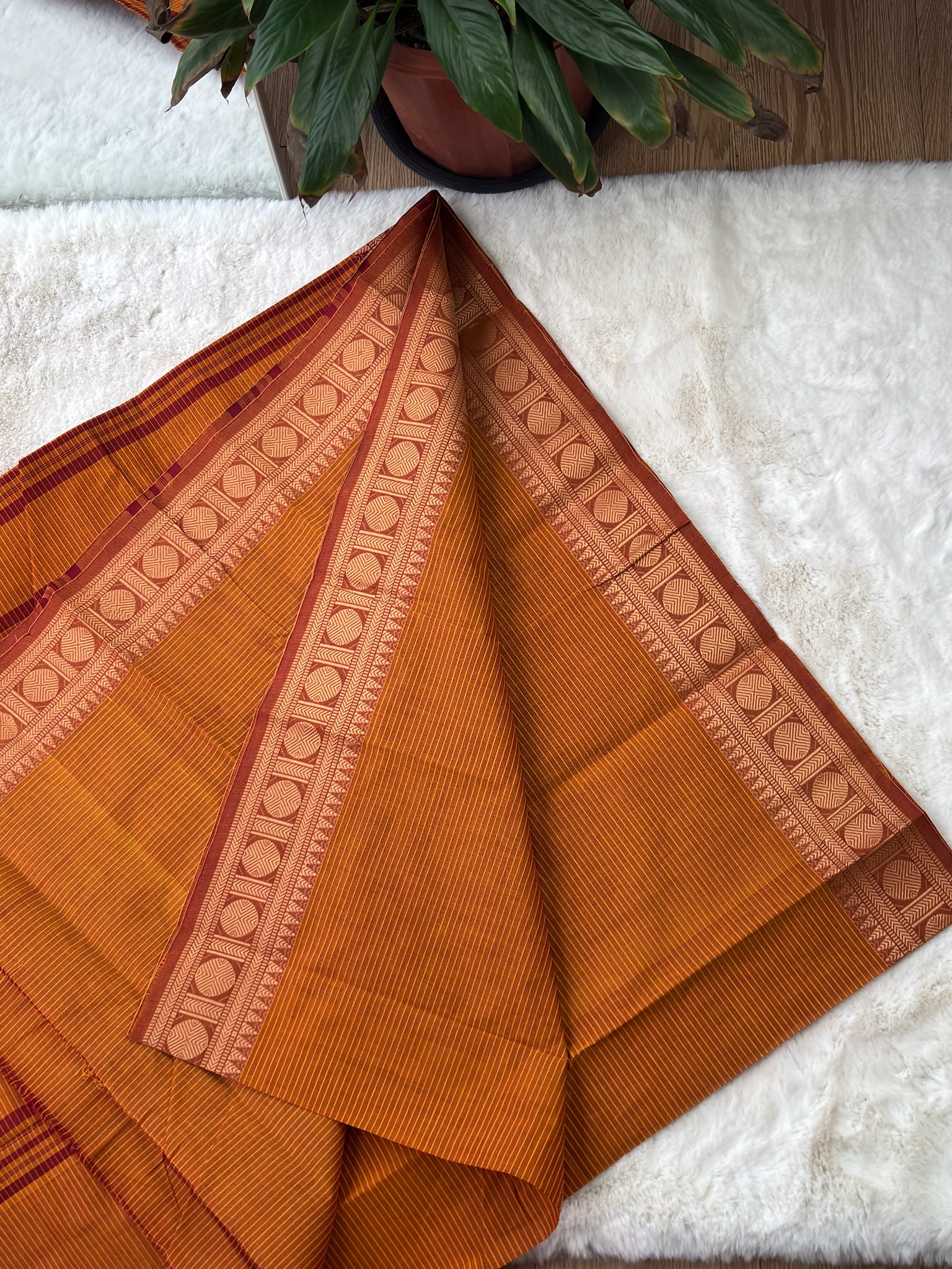 Oosi Kodu Handloom Cotton Saree without Blouse (60s)