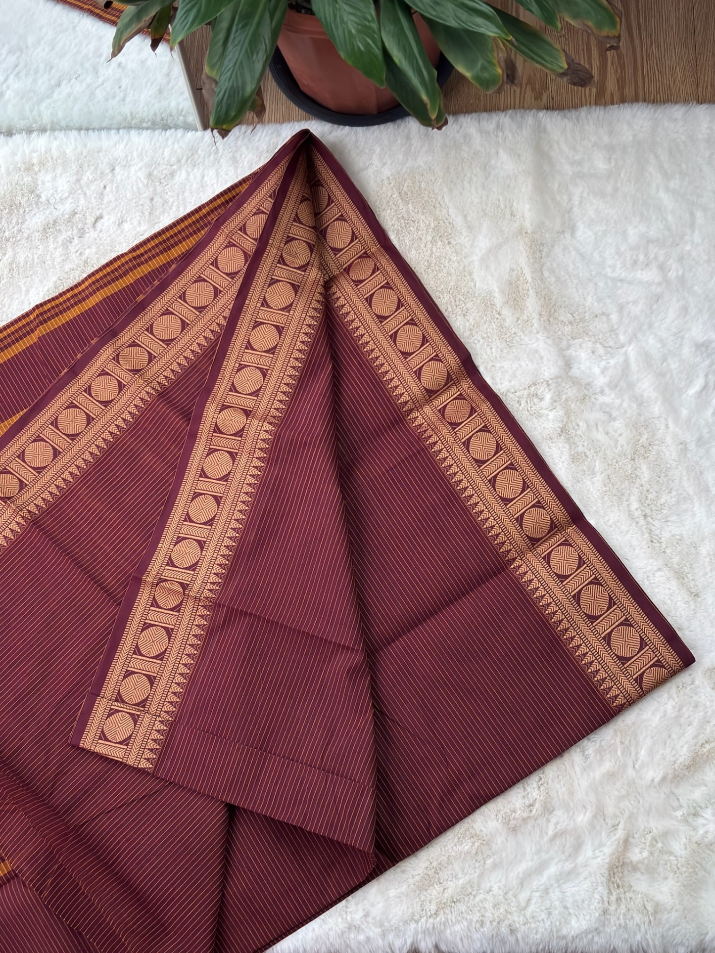 Oosi Kodu Handloom Cotton Saree without Blouse (60s)