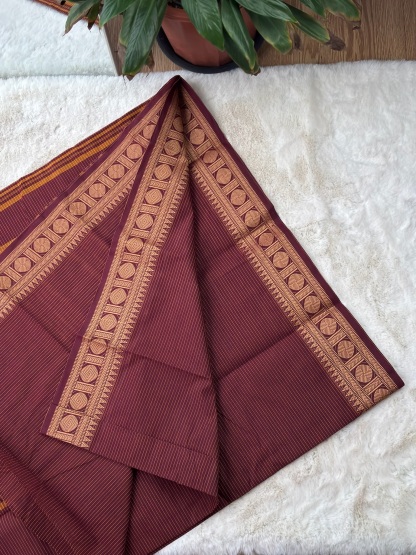 Oosi Kodu Handloom Cotton Saree without Blouse (60s)