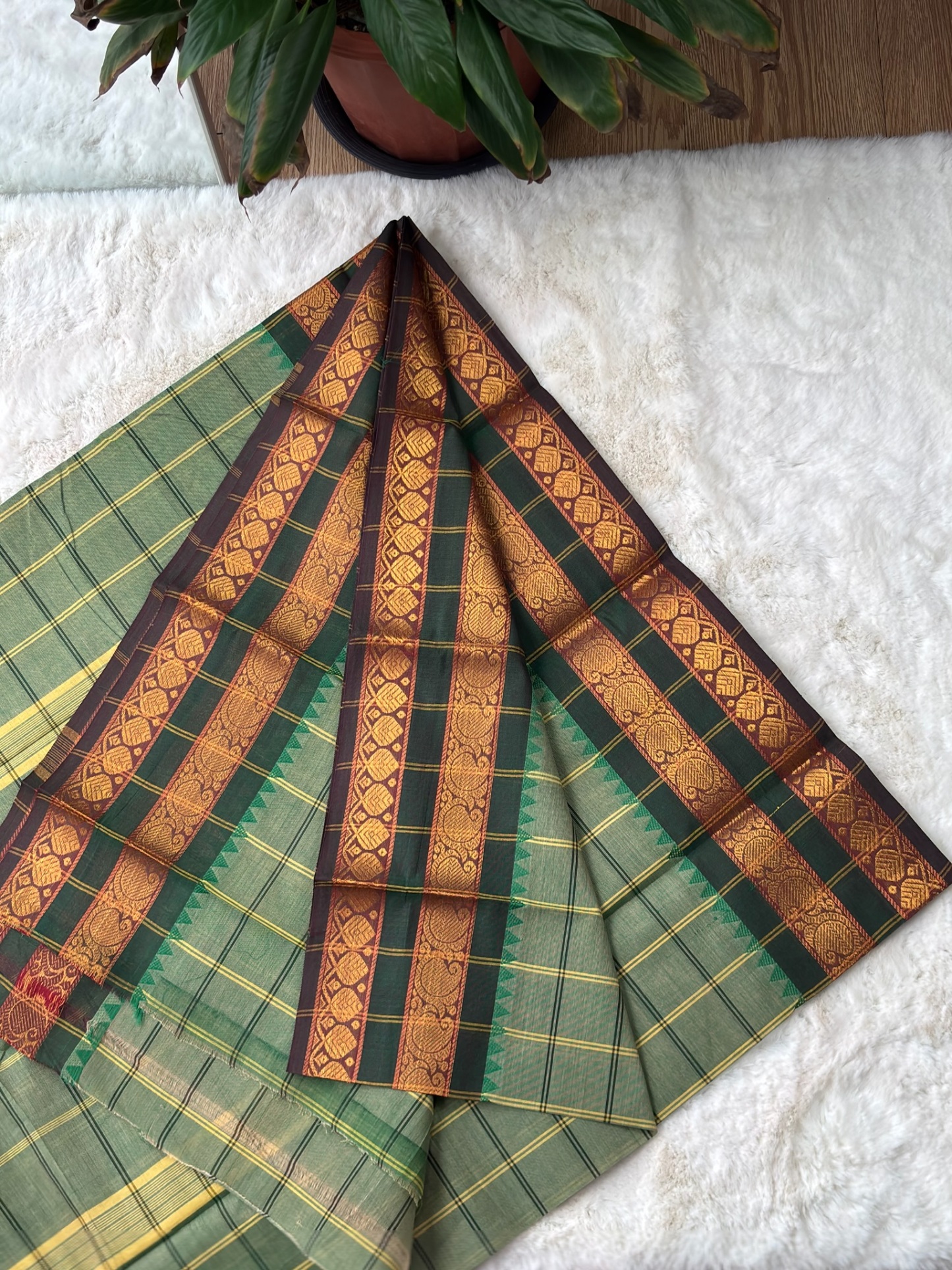Handloom Cotton Saree without Blouse (60s)