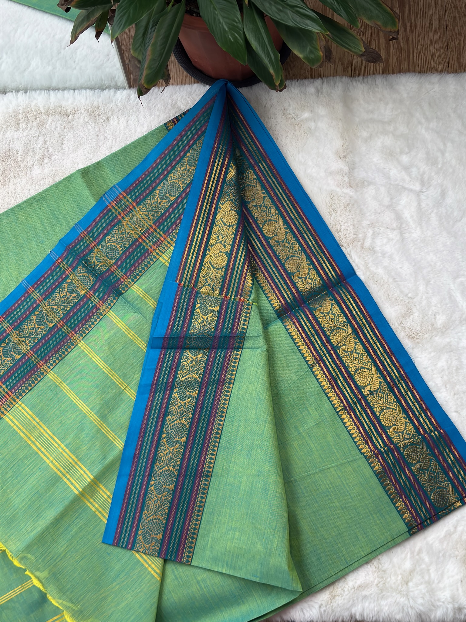 Handloom Cotton Saree with Blouse (80s)