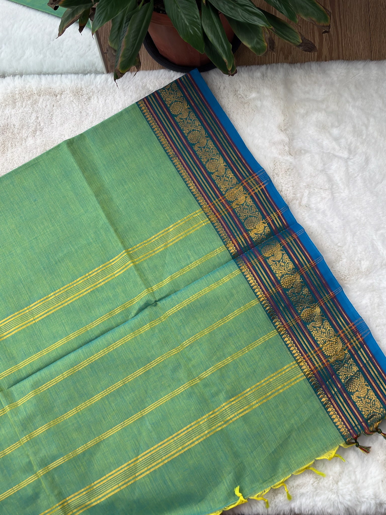 Handloom Cotton Saree with Blouse (80s)
