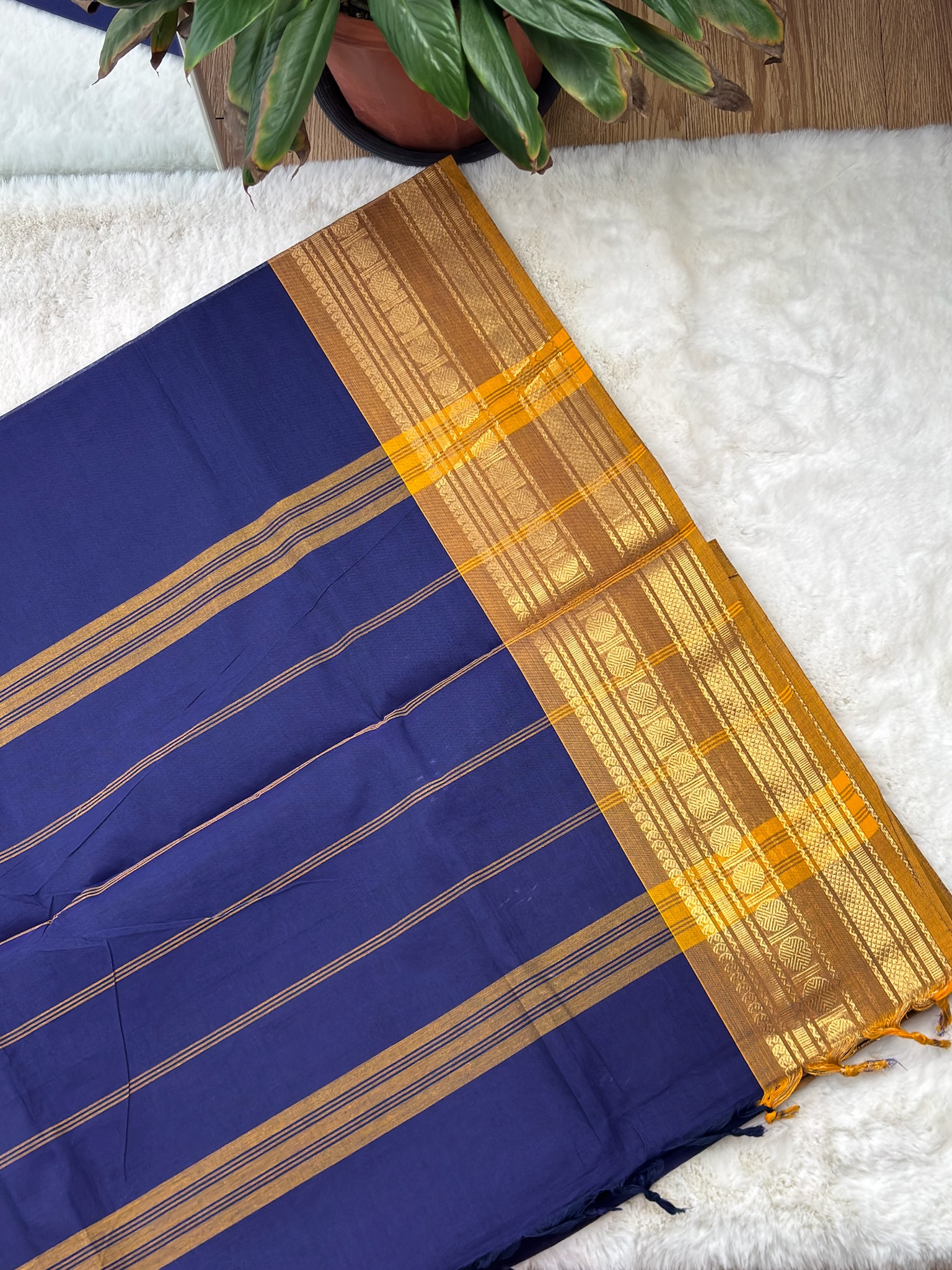 Handloom Cotton Saree with Blouse (80s)