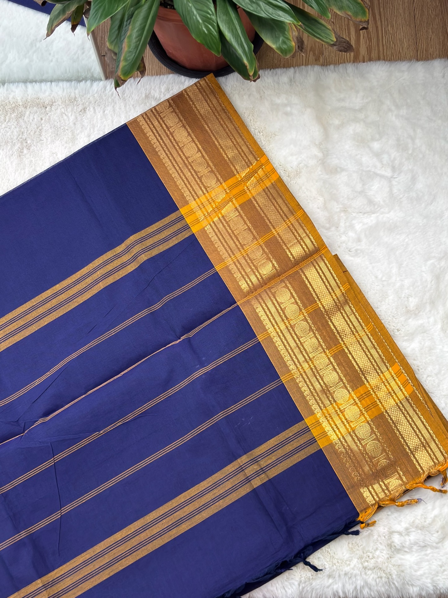 Handloom Cotton Saree with Blouse (80s)