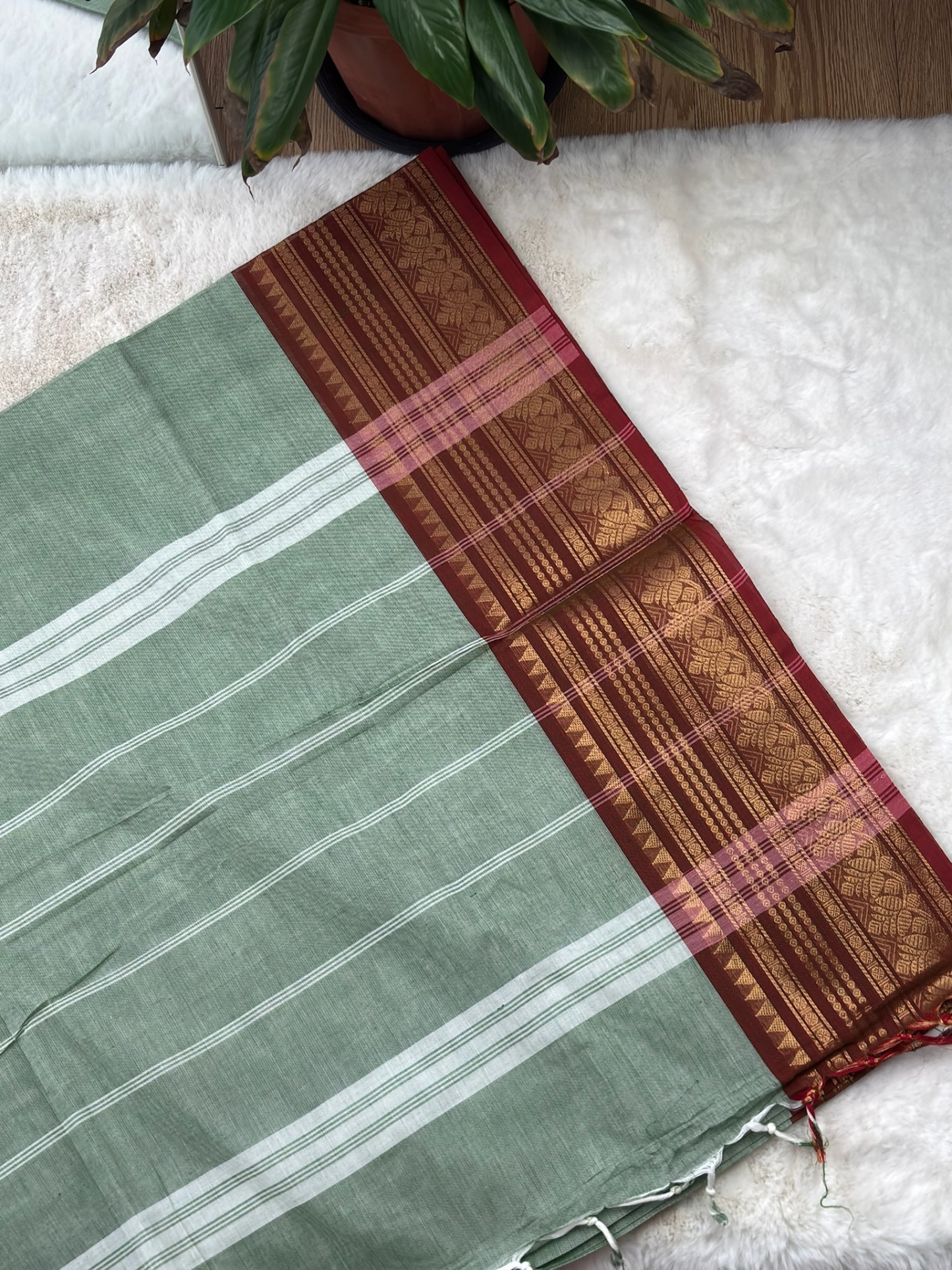 Handloom Cotton Saree with Blouse (80s)