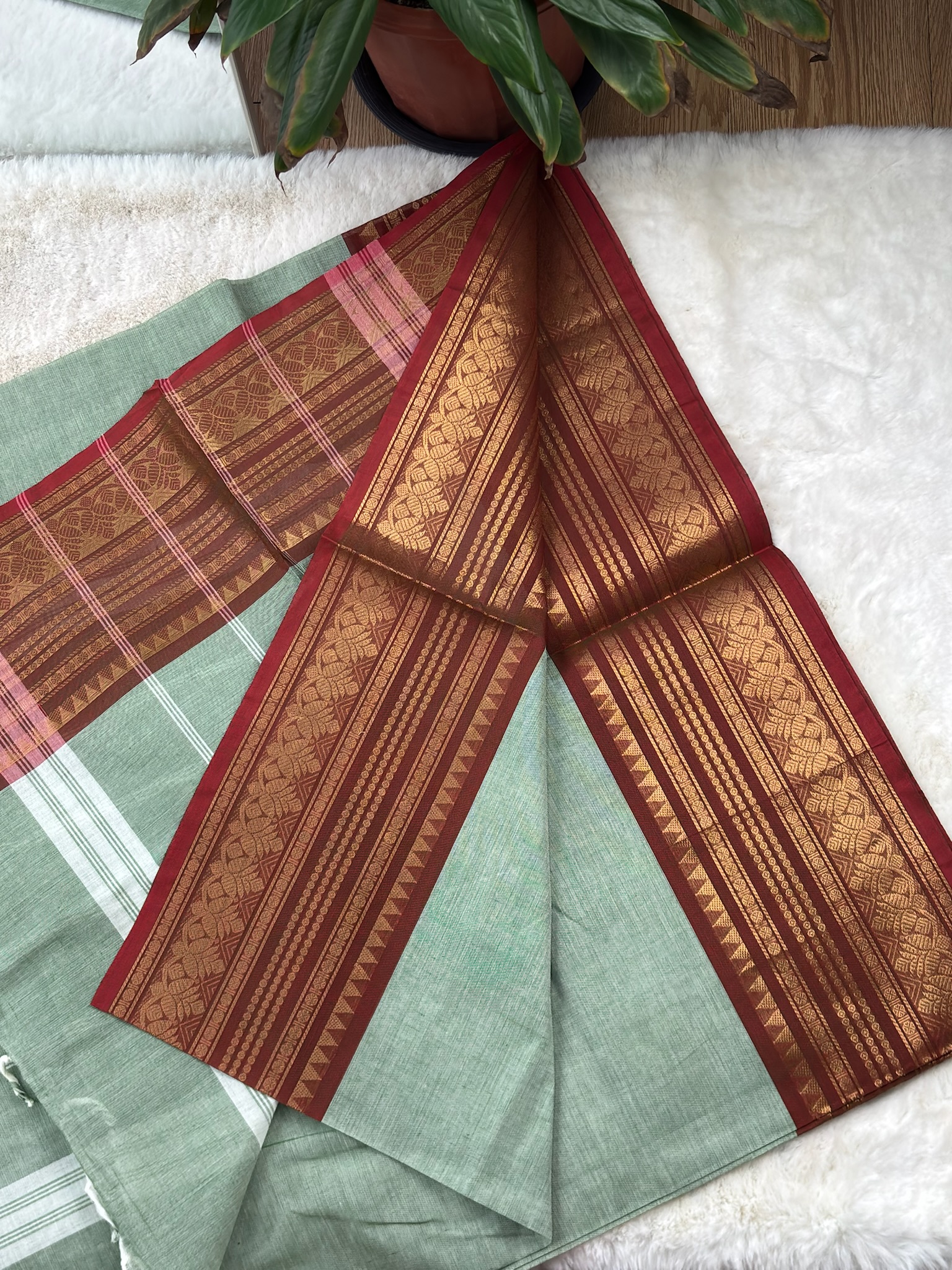 Handloom Cotton Saree with Blouse (80s)