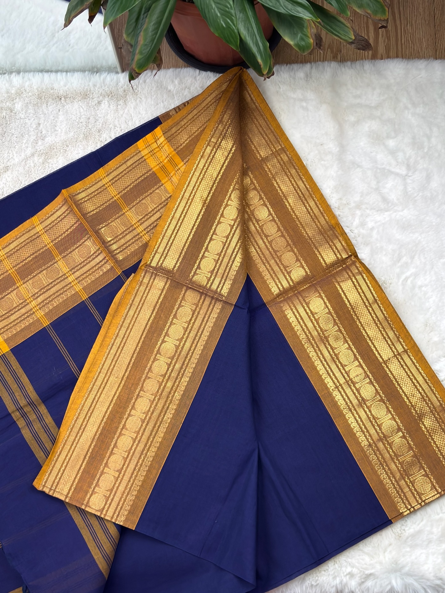 Handloom Cotton Saree with Blouse (80s)