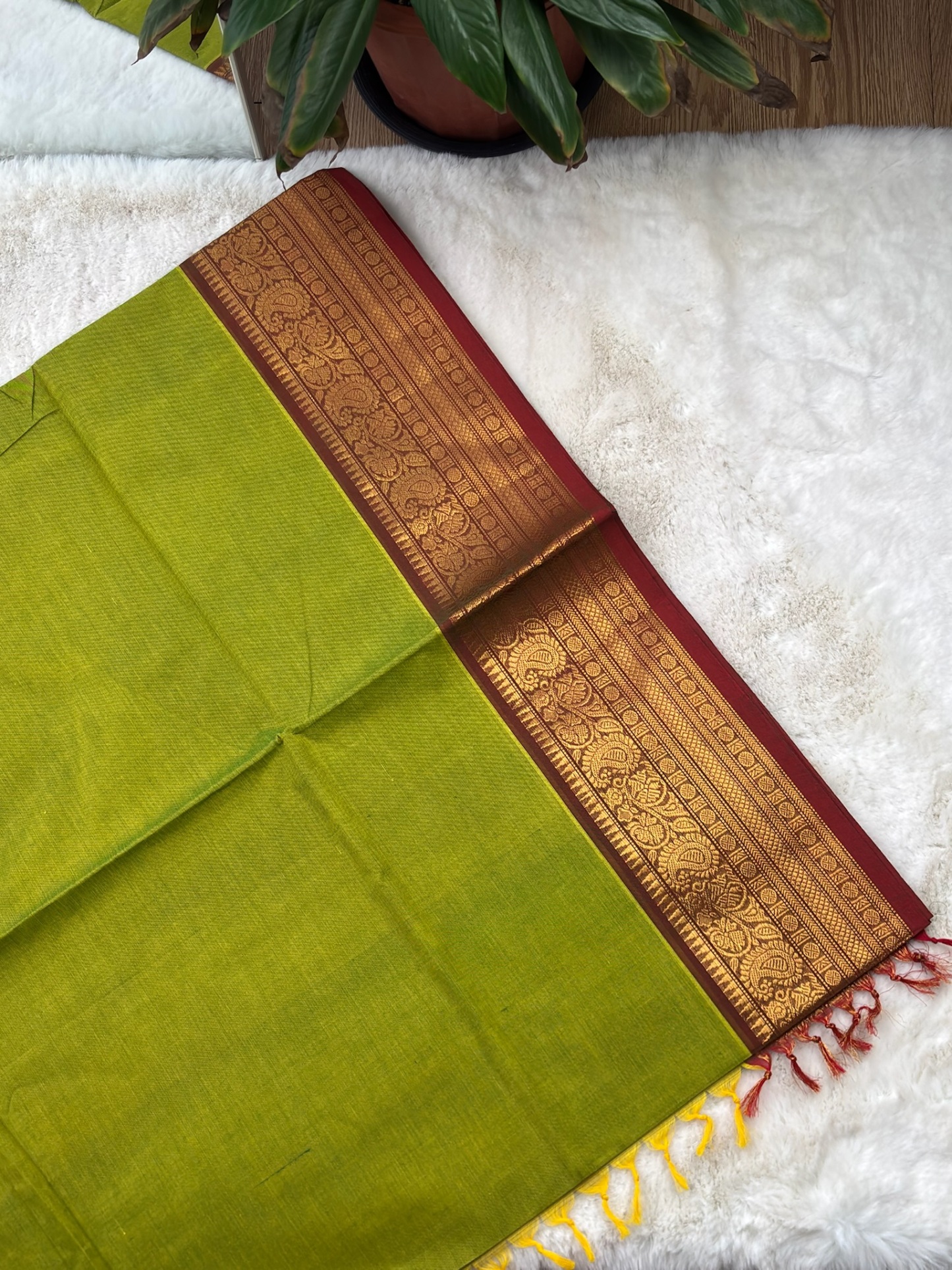 Handloom Cotton Saree with Blouse (80s)