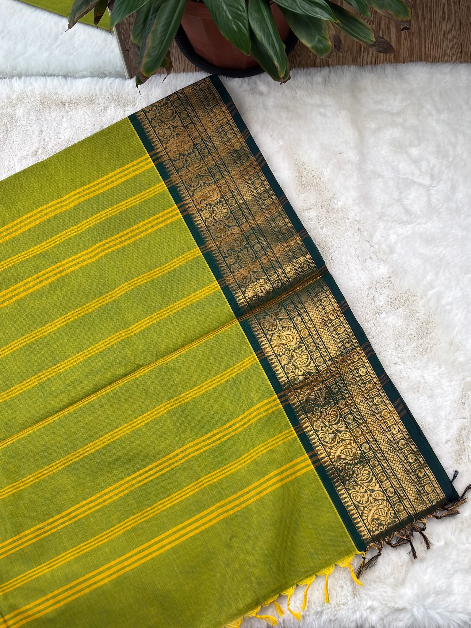 Handloom Cotton Saree with Blouse (80s)